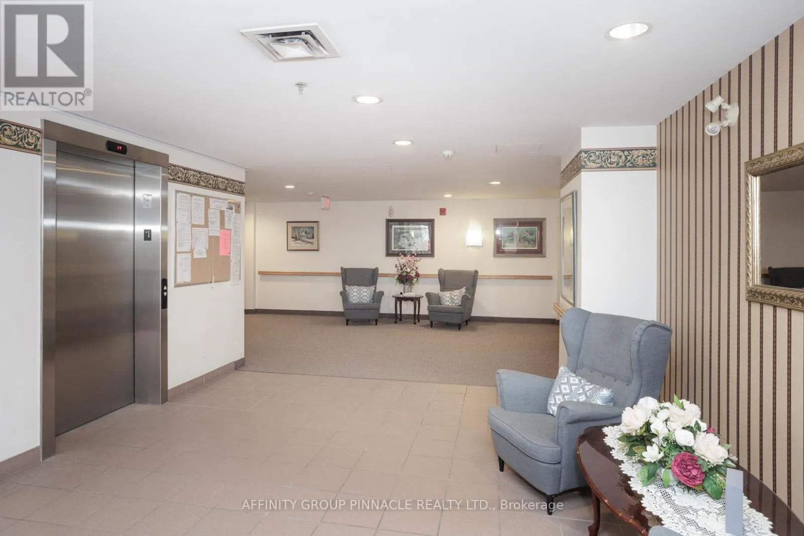 312 - 8 HURON STREET, #312