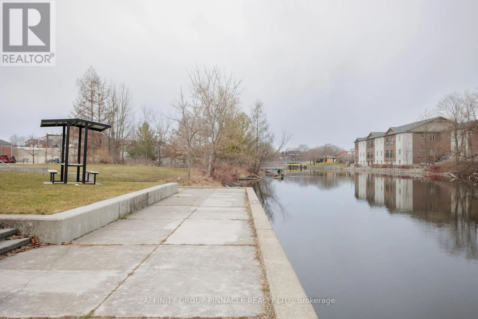 312 - 8 HURON STREET, #312