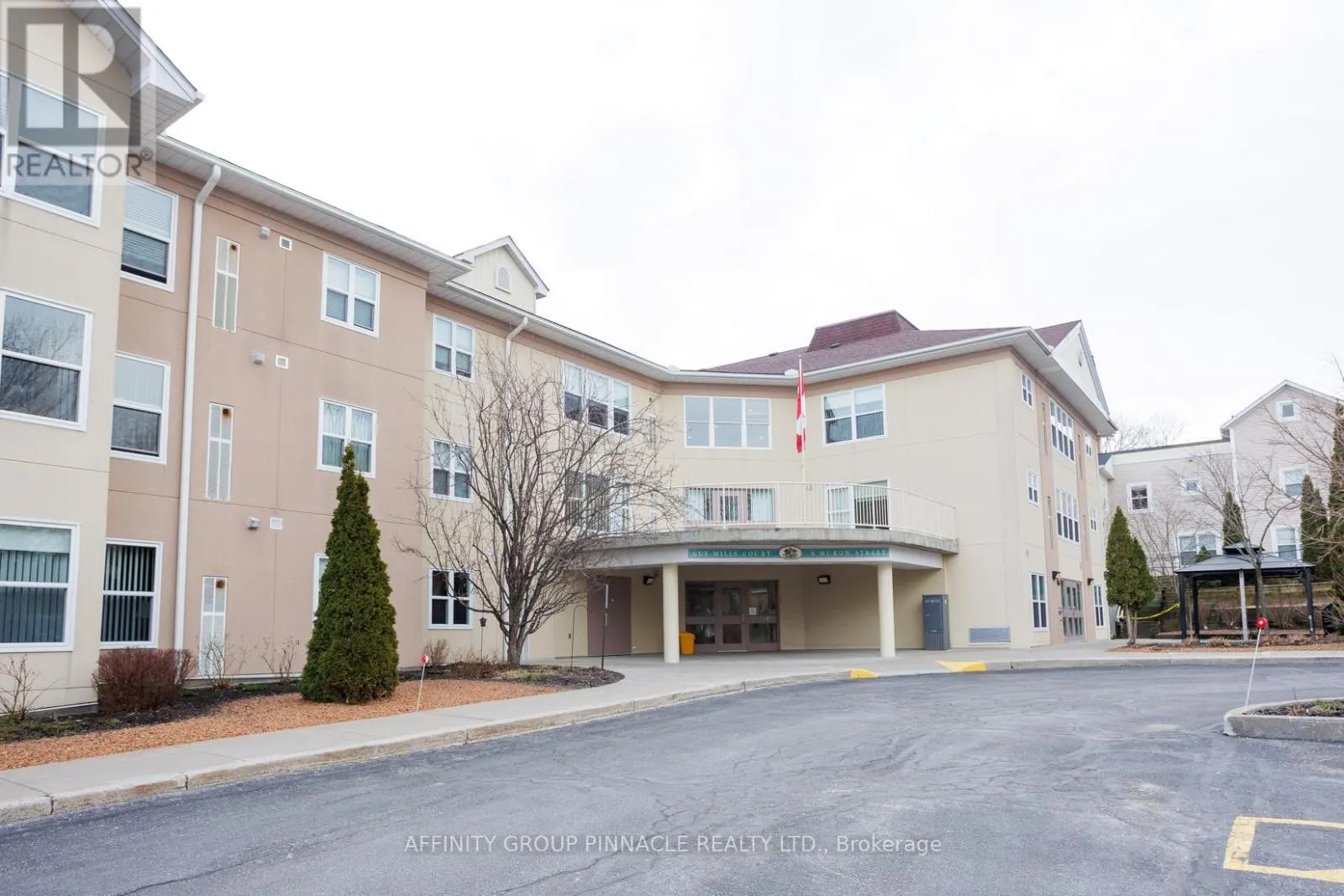 312 - 8 HURON STREET, #312