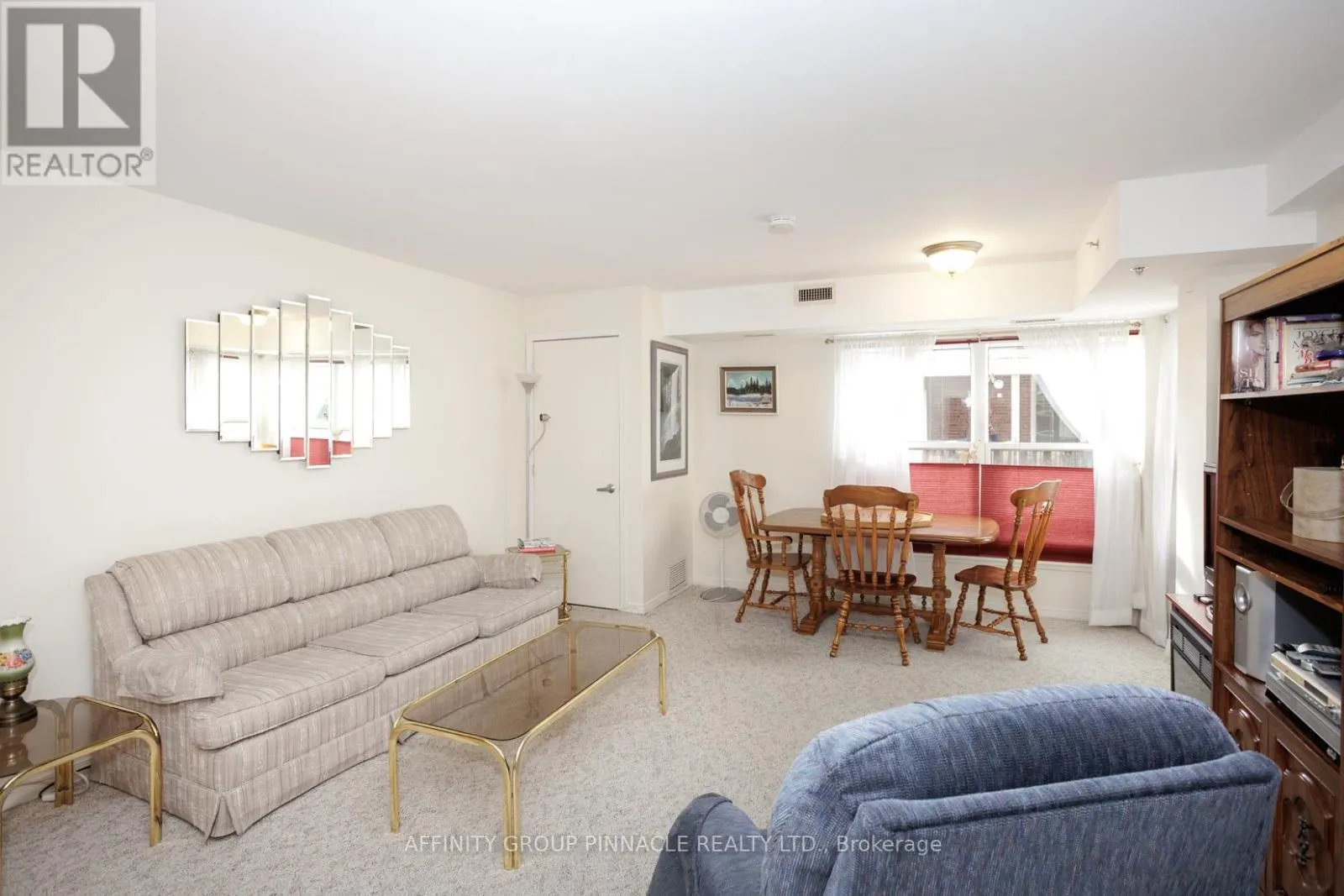 312 - 8 HURON STREET, #312
