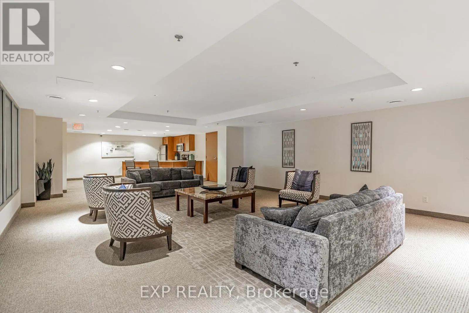 2606 - 242 RIDEAU STREET