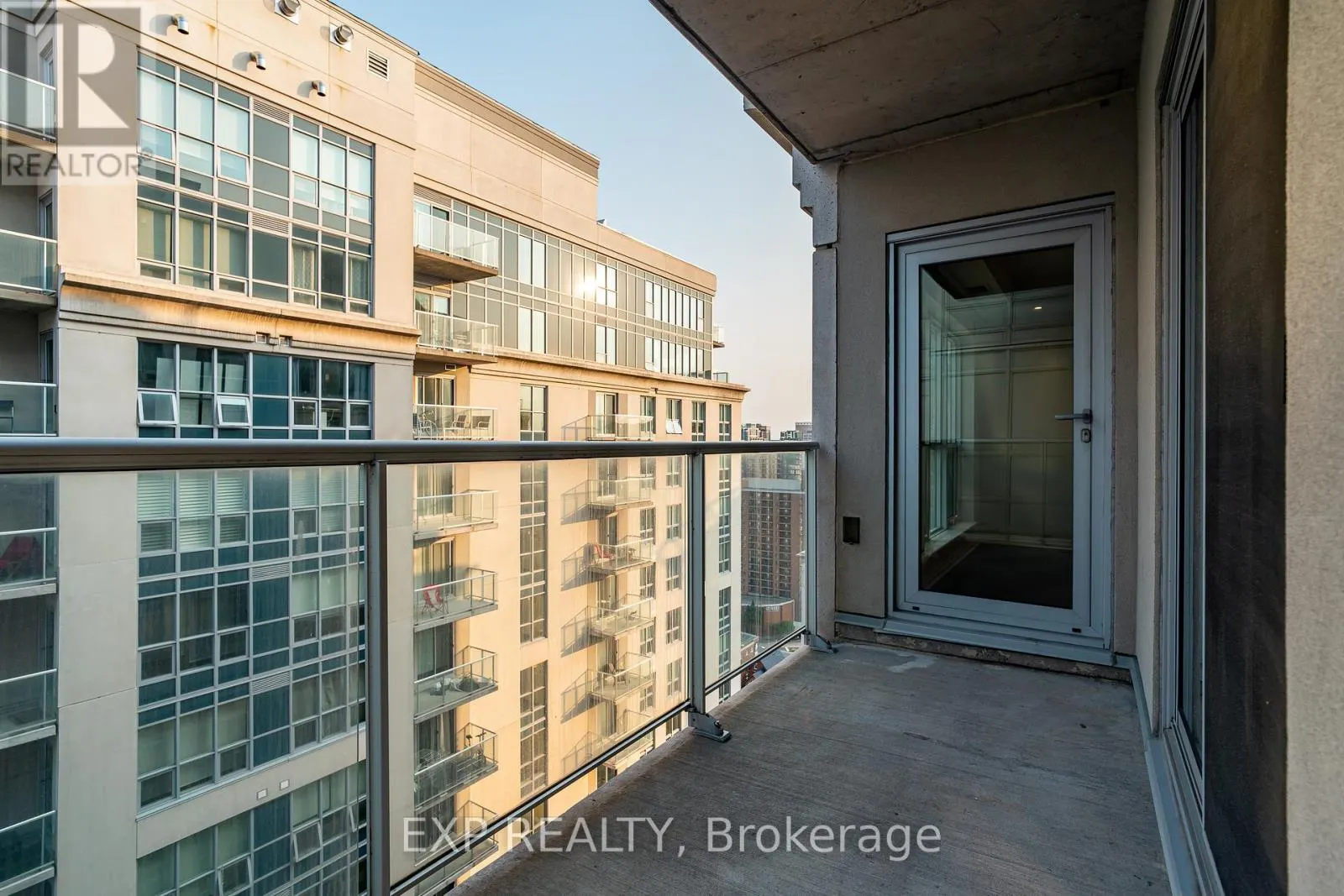 2606 - 242 RIDEAU STREET