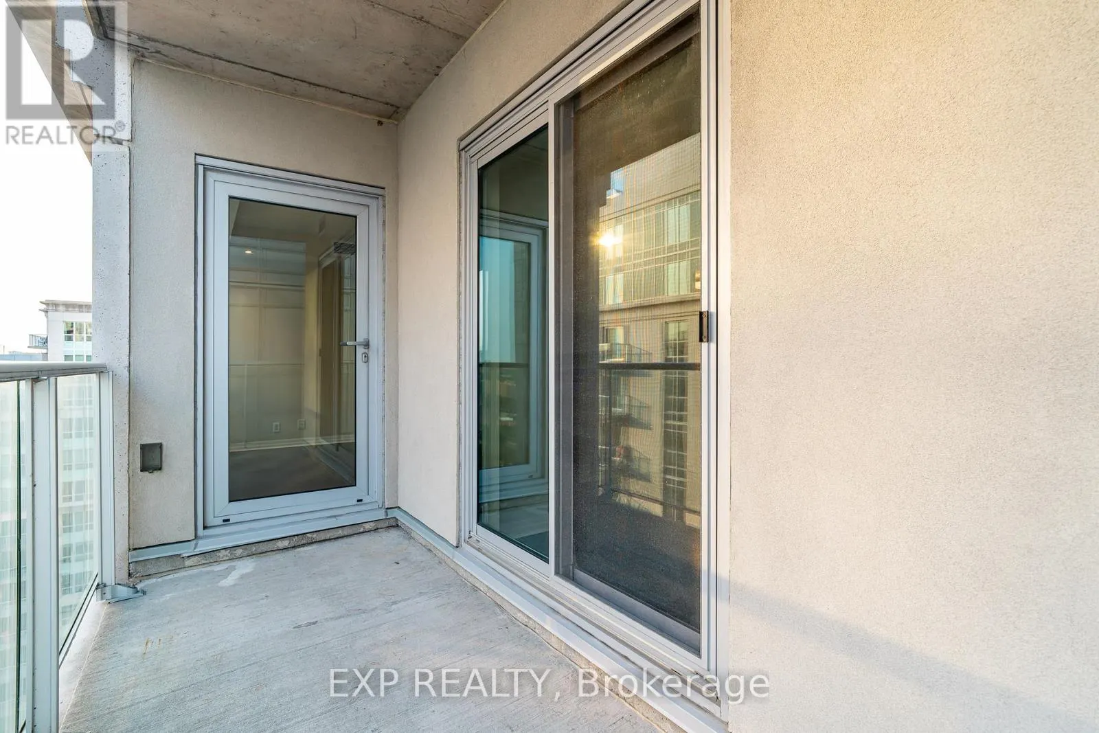 2606 - 242 RIDEAU STREET