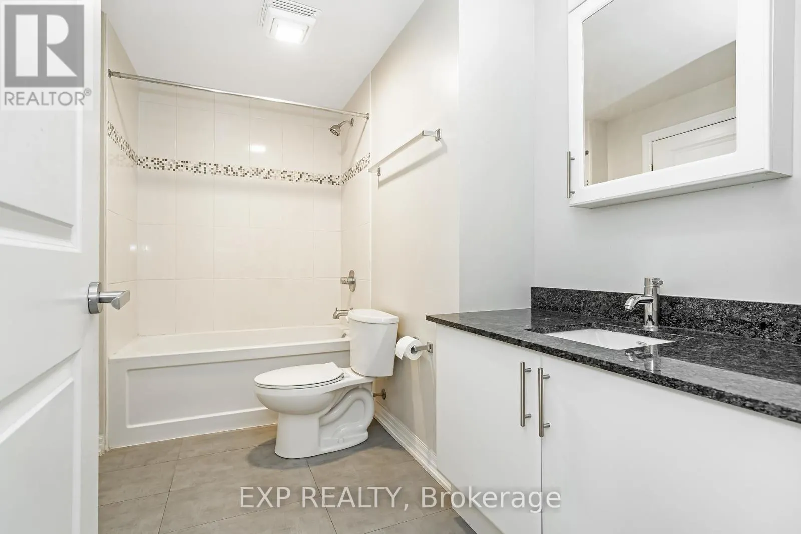 2606 - 242 RIDEAU STREET