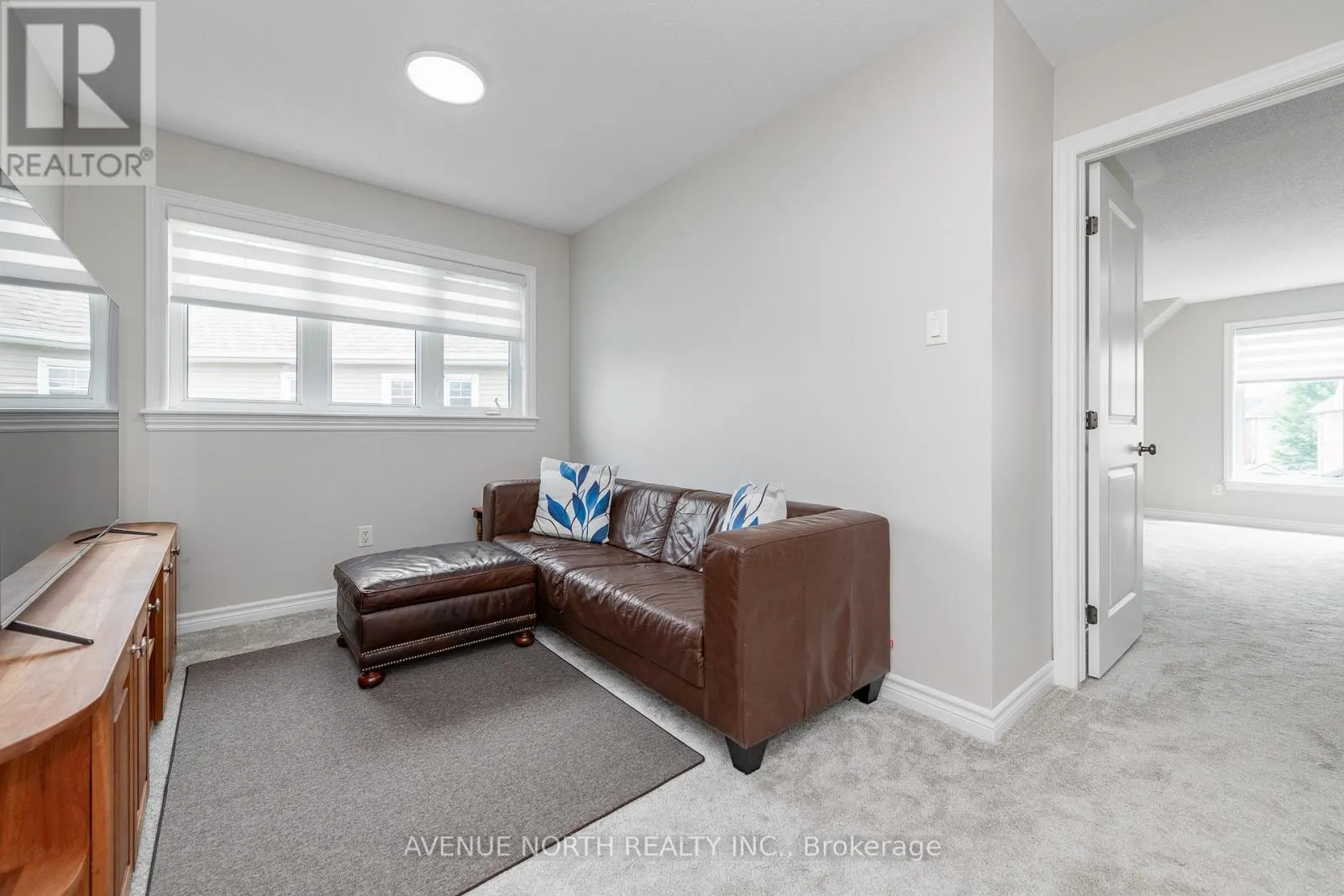 448 ROCHEFORT CIRCLE