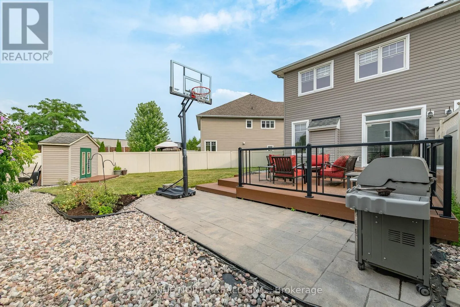448 ROCHEFORT CIRCLE