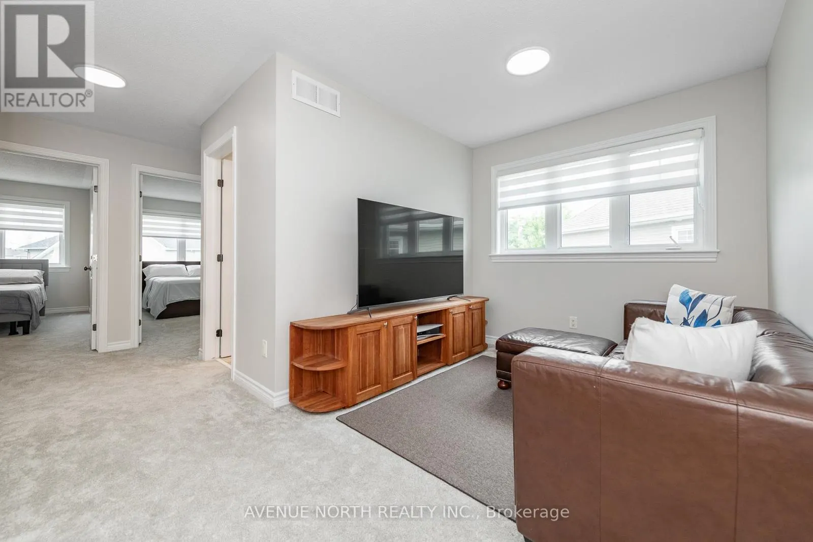 448 ROCHEFORT CIRCLE
