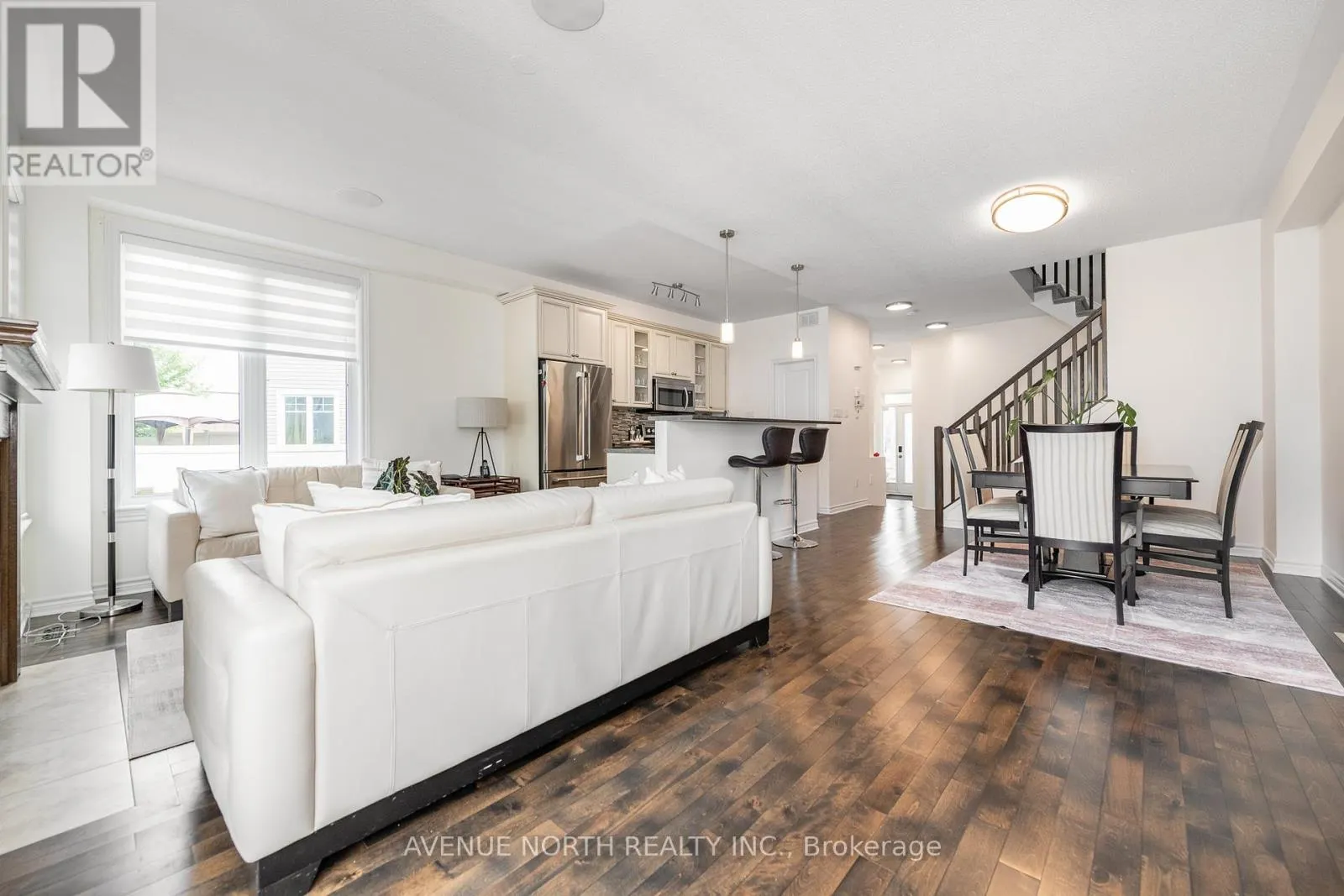 448 ROCHEFORT CIRCLE