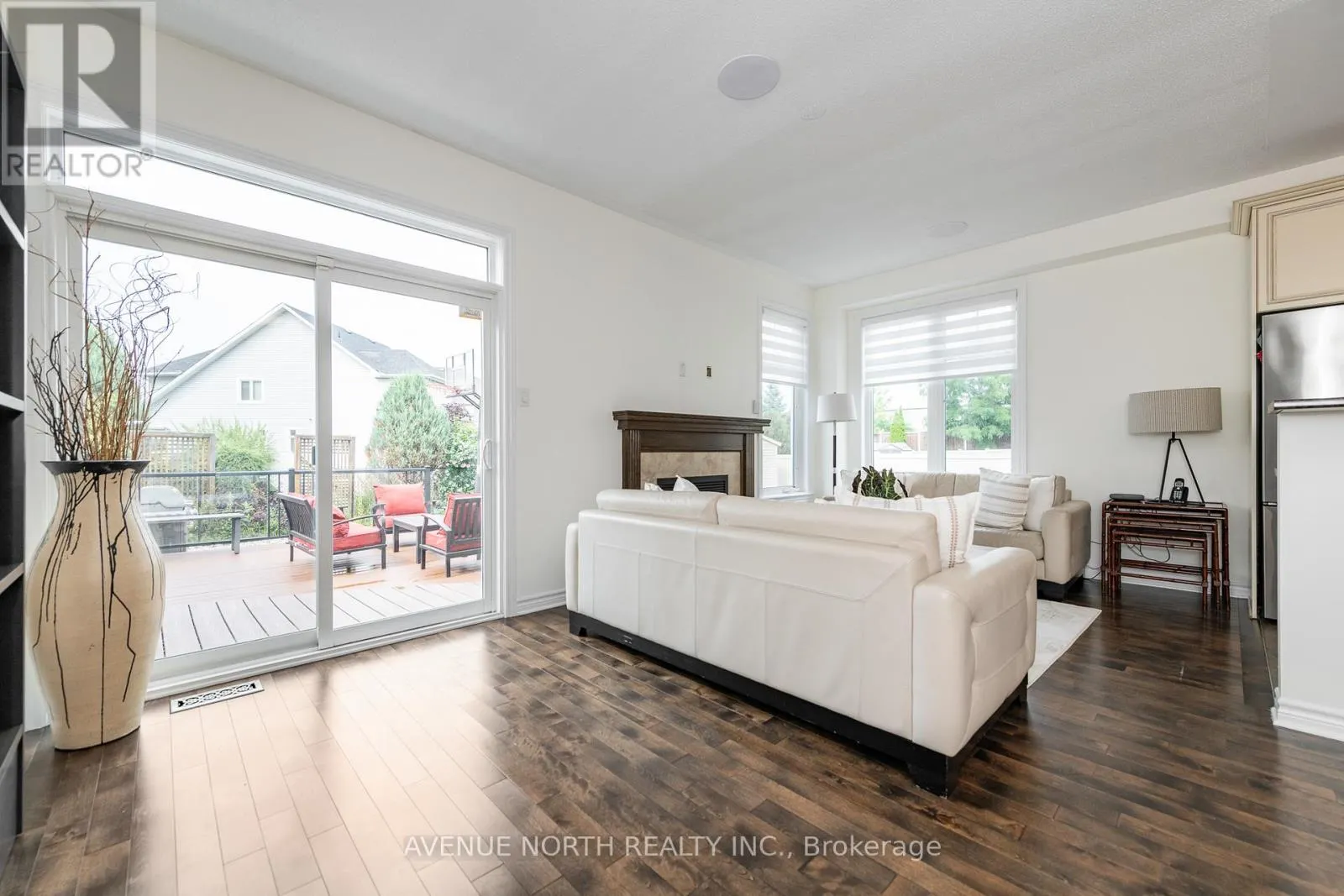 448 ROCHEFORT CIRCLE
