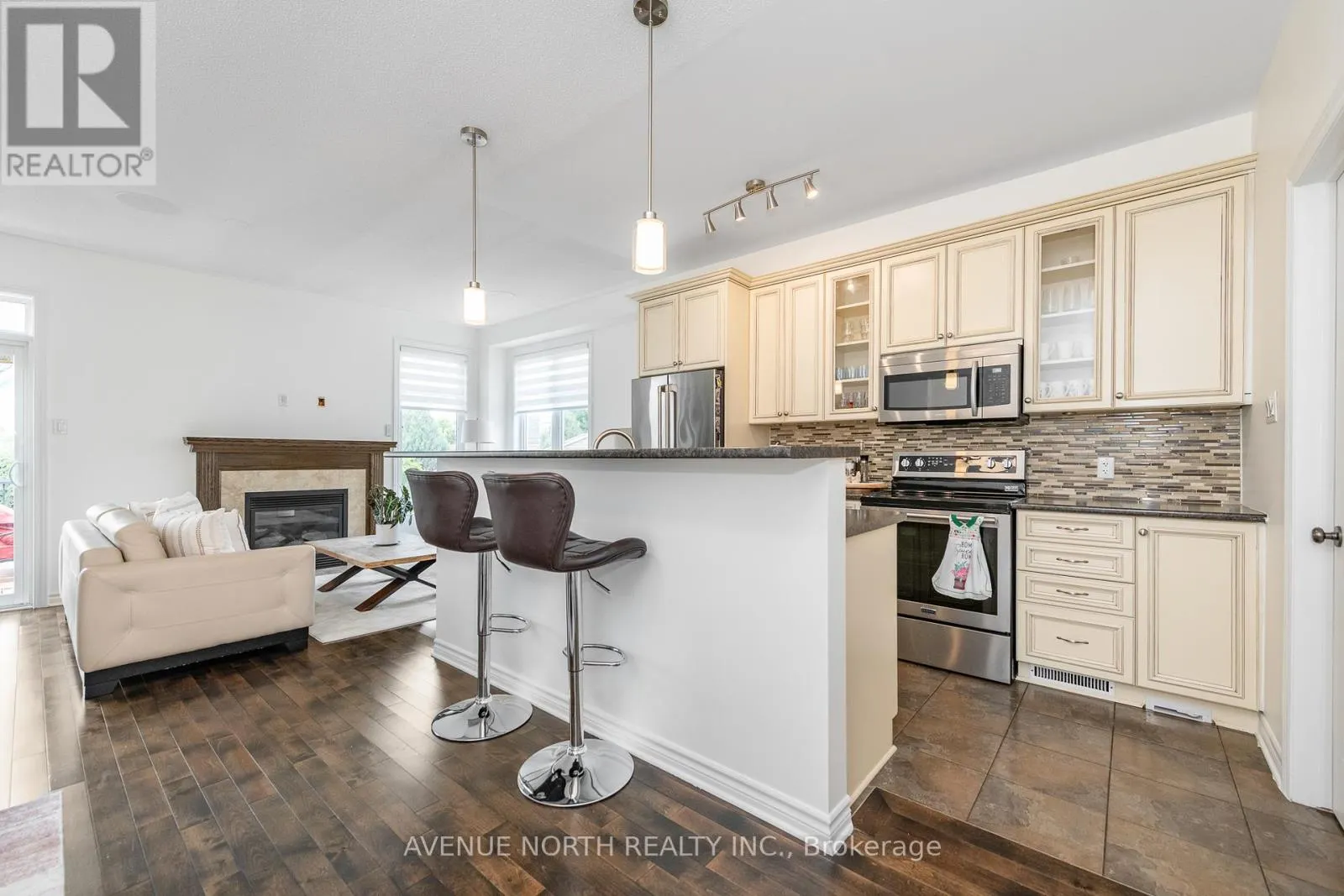 448 ROCHEFORT CIRCLE