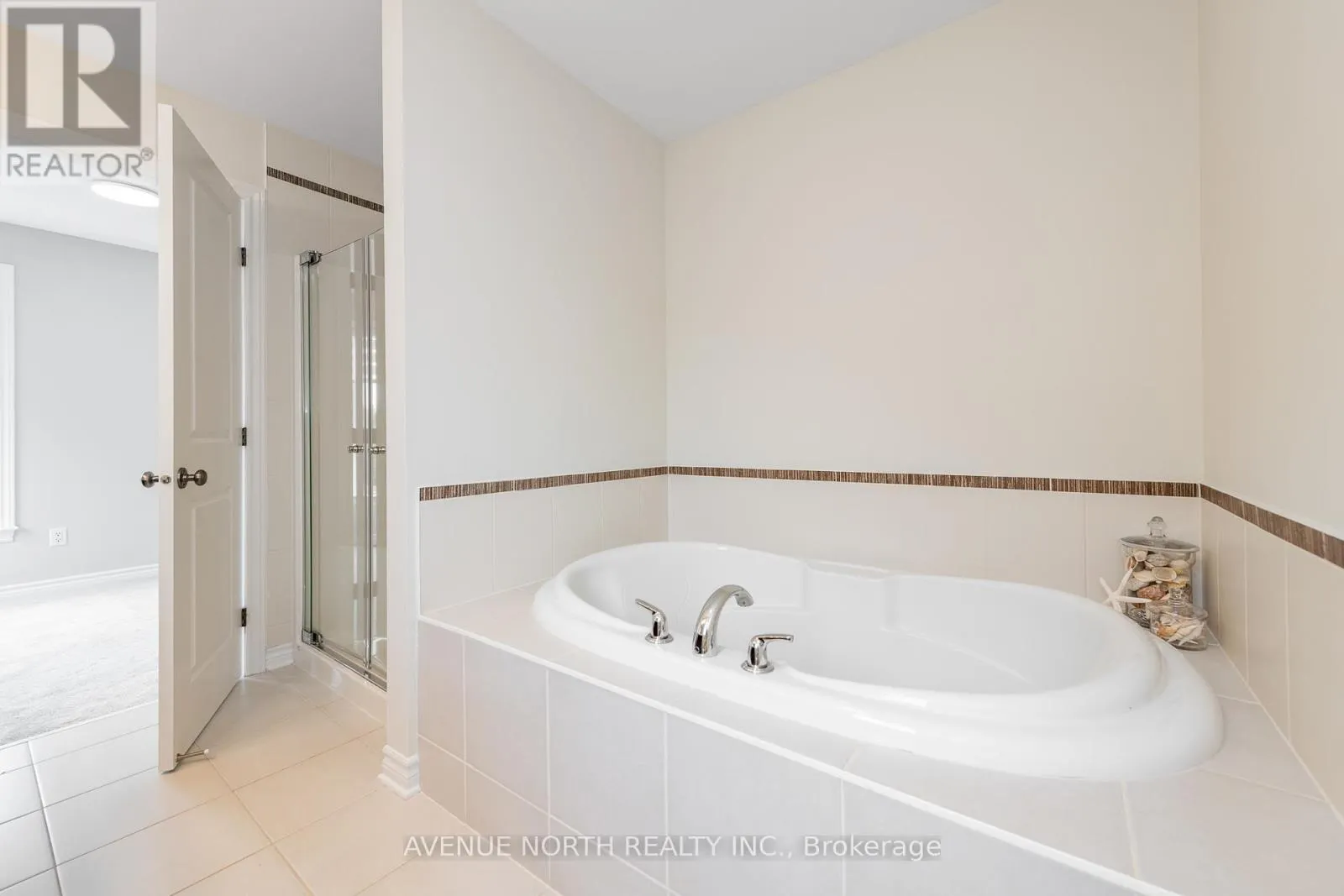 448 ROCHEFORT CIRCLE