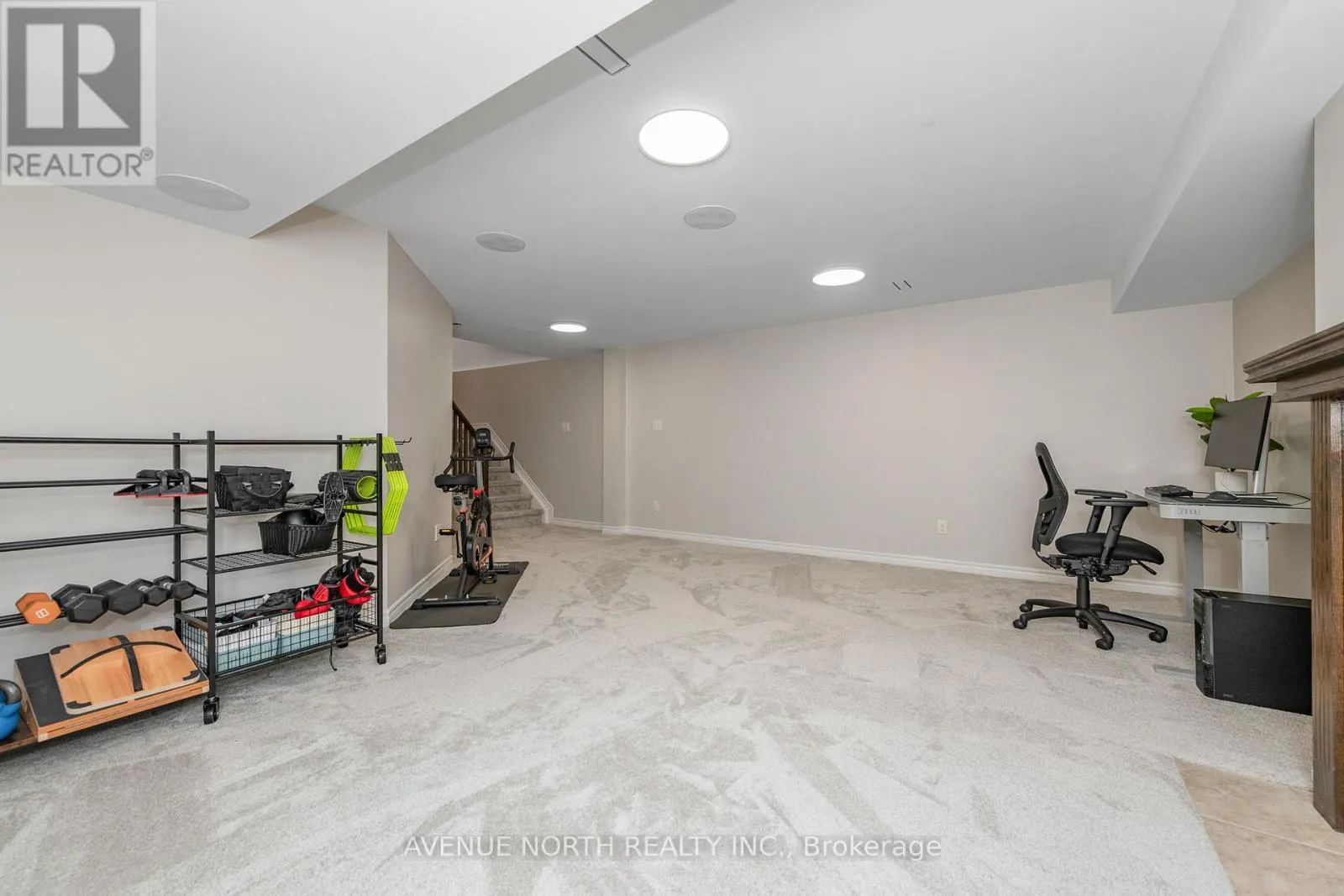 448 ROCHEFORT CIRCLE