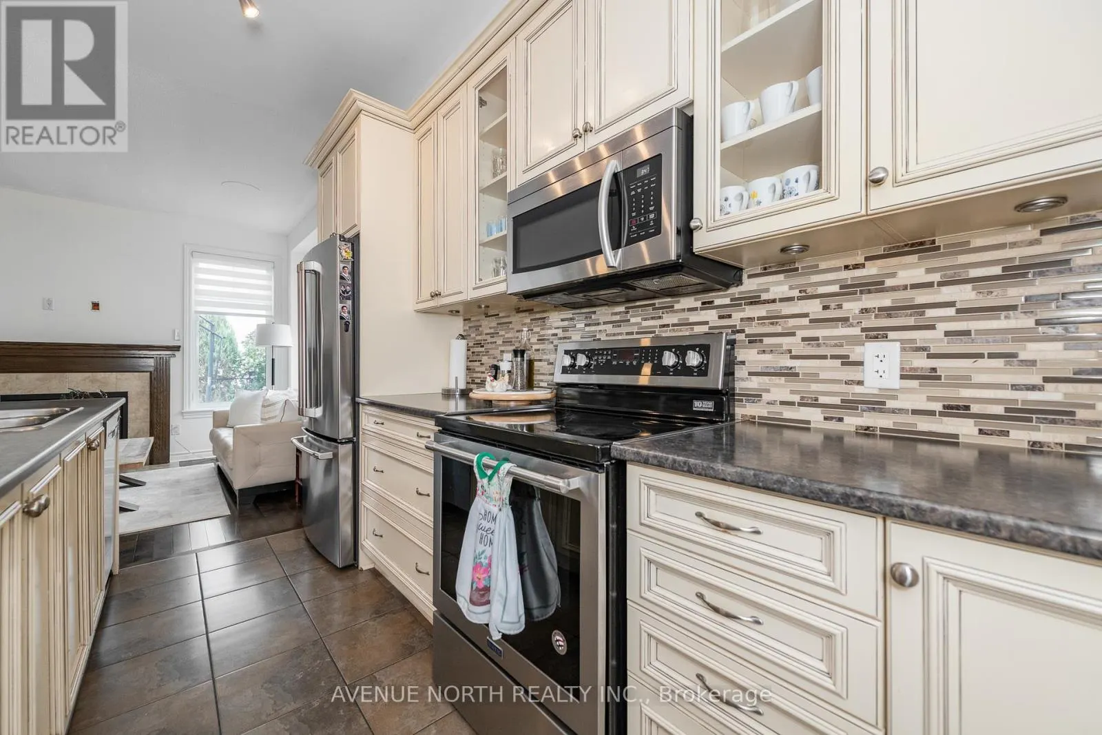 448 ROCHEFORT CIRCLE