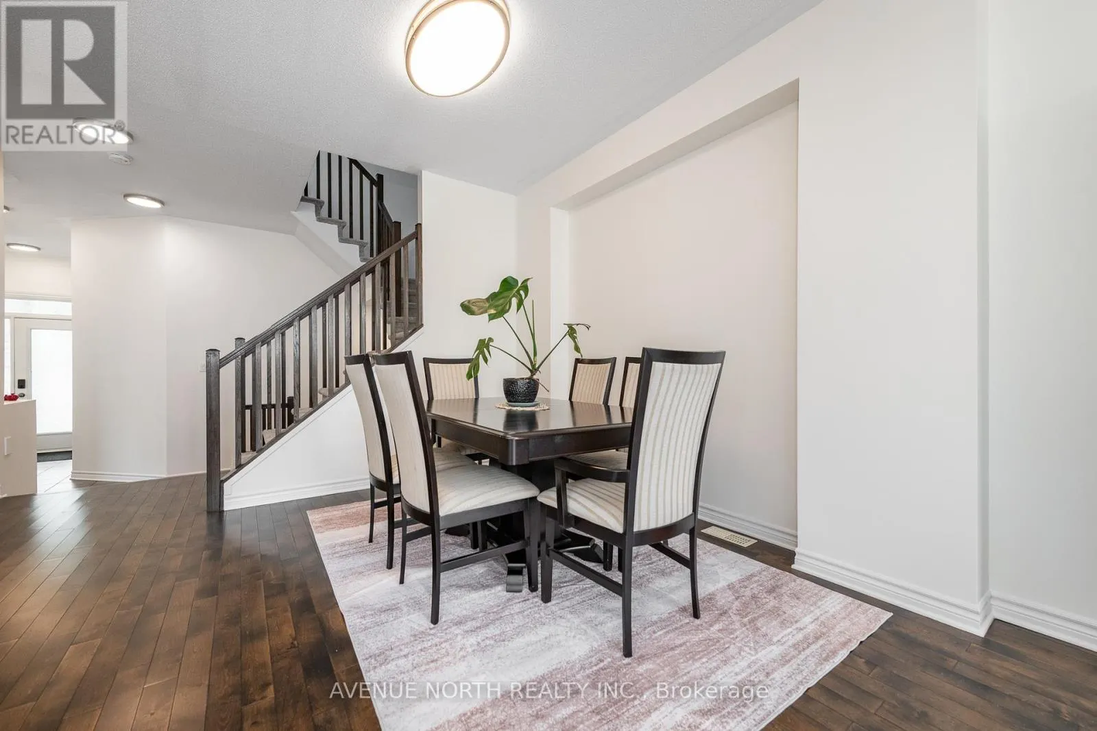 448 ROCHEFORT CIRCLE