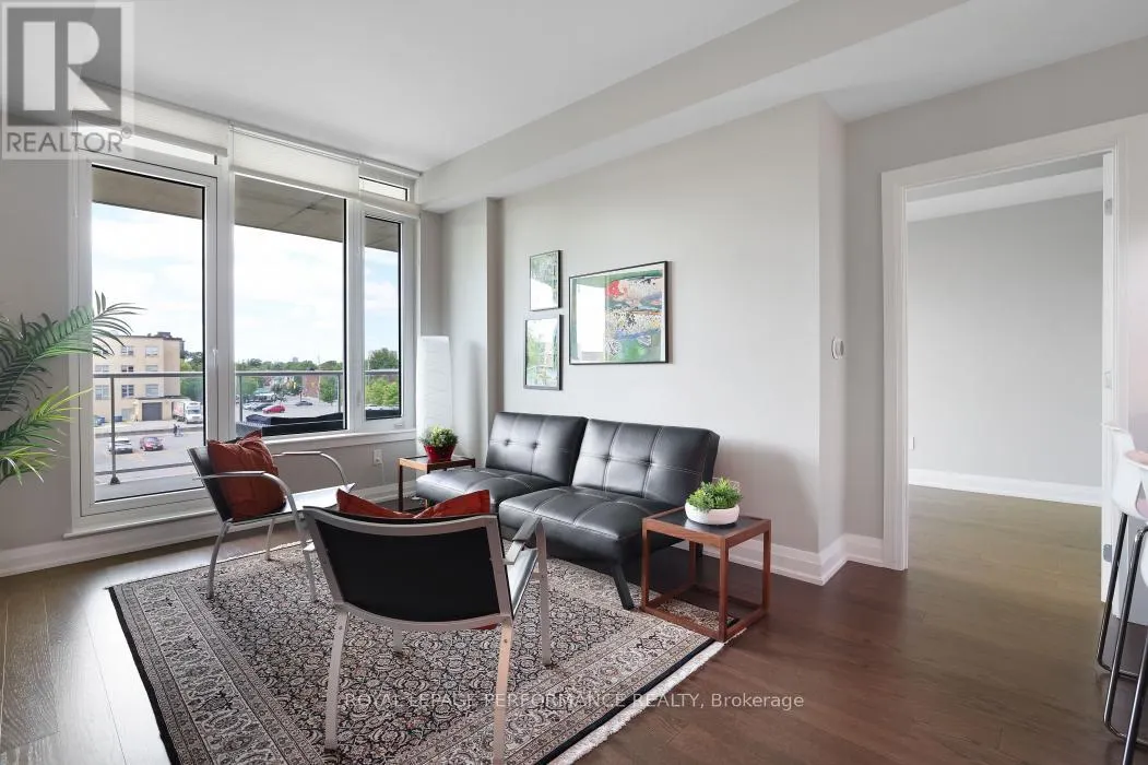 412 - 570 DE MAZENOD AVENUE