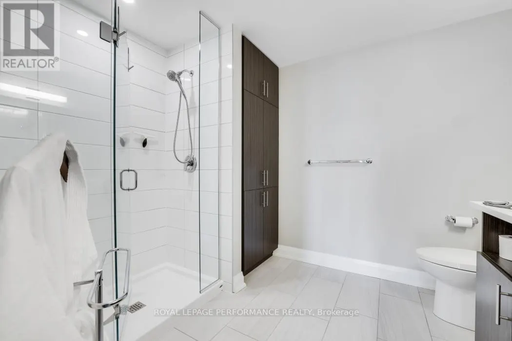 412 - 570 DE MAZENOD AVENUE