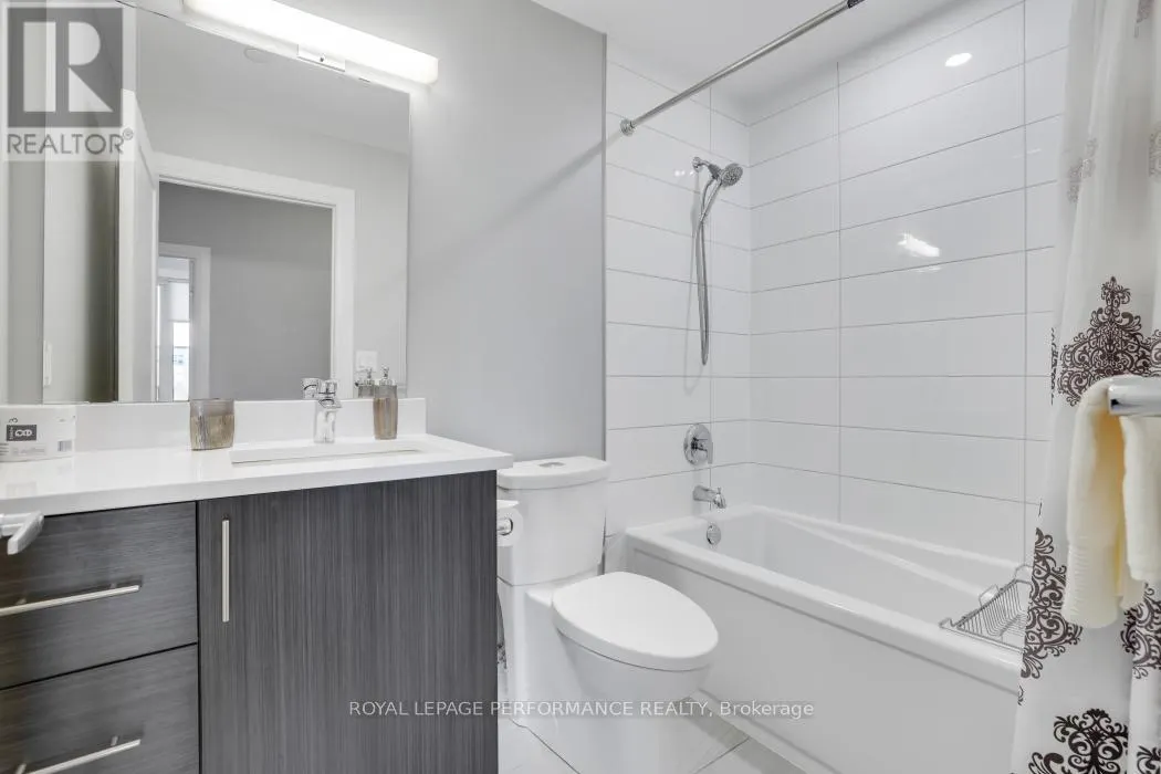 412 - 570 DE MAZENOD AVENUE