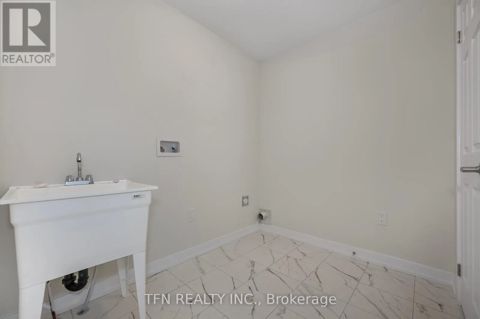 71 WINTERGREEN CRESCENT