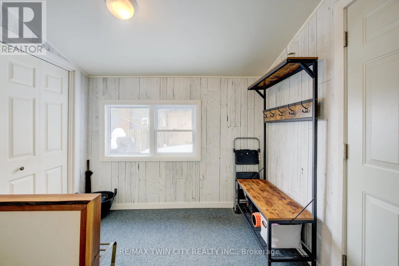 164 QUEEN STREET E