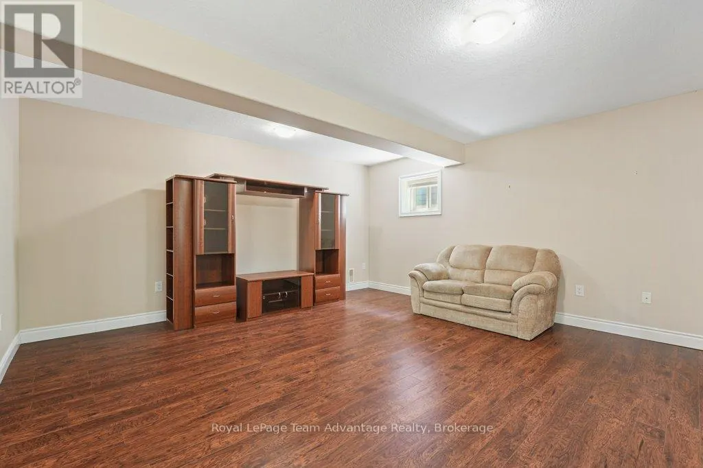 9 AVERY COURT