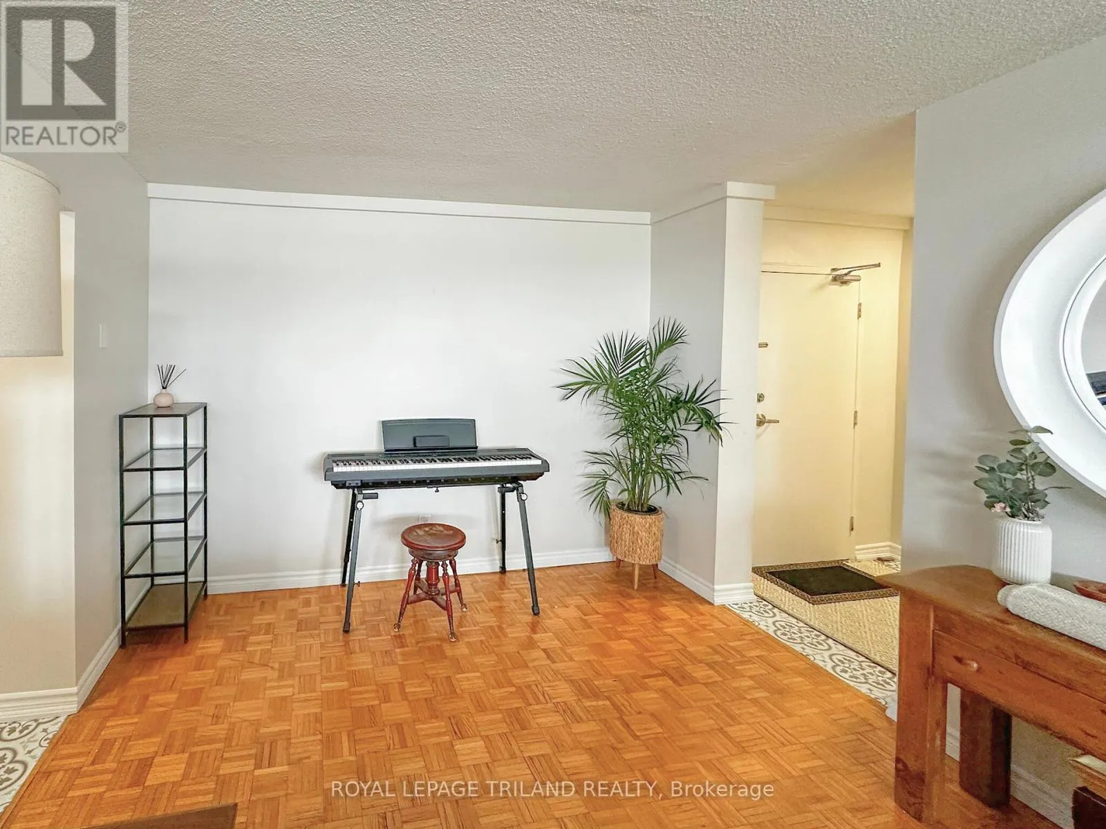 901 - 215 GLENRIDGE AVENUE, #901
