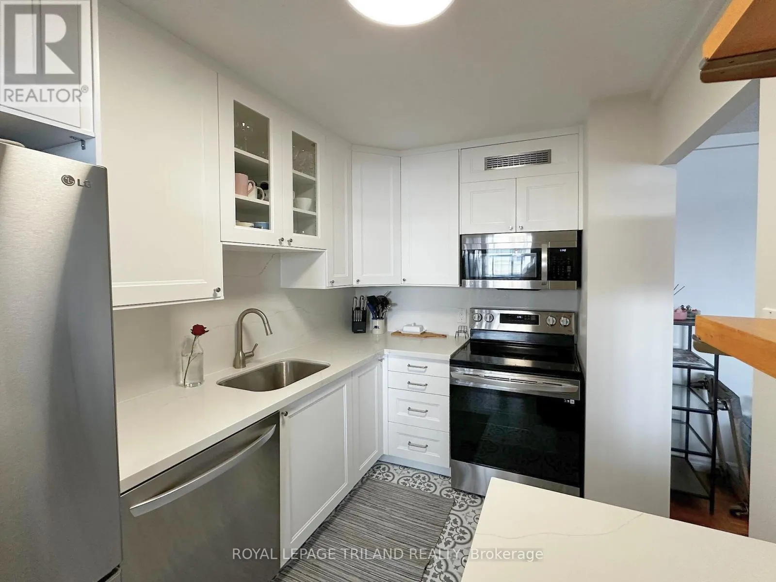 901 - 215 GLENRIDGE AVENUE, #901
