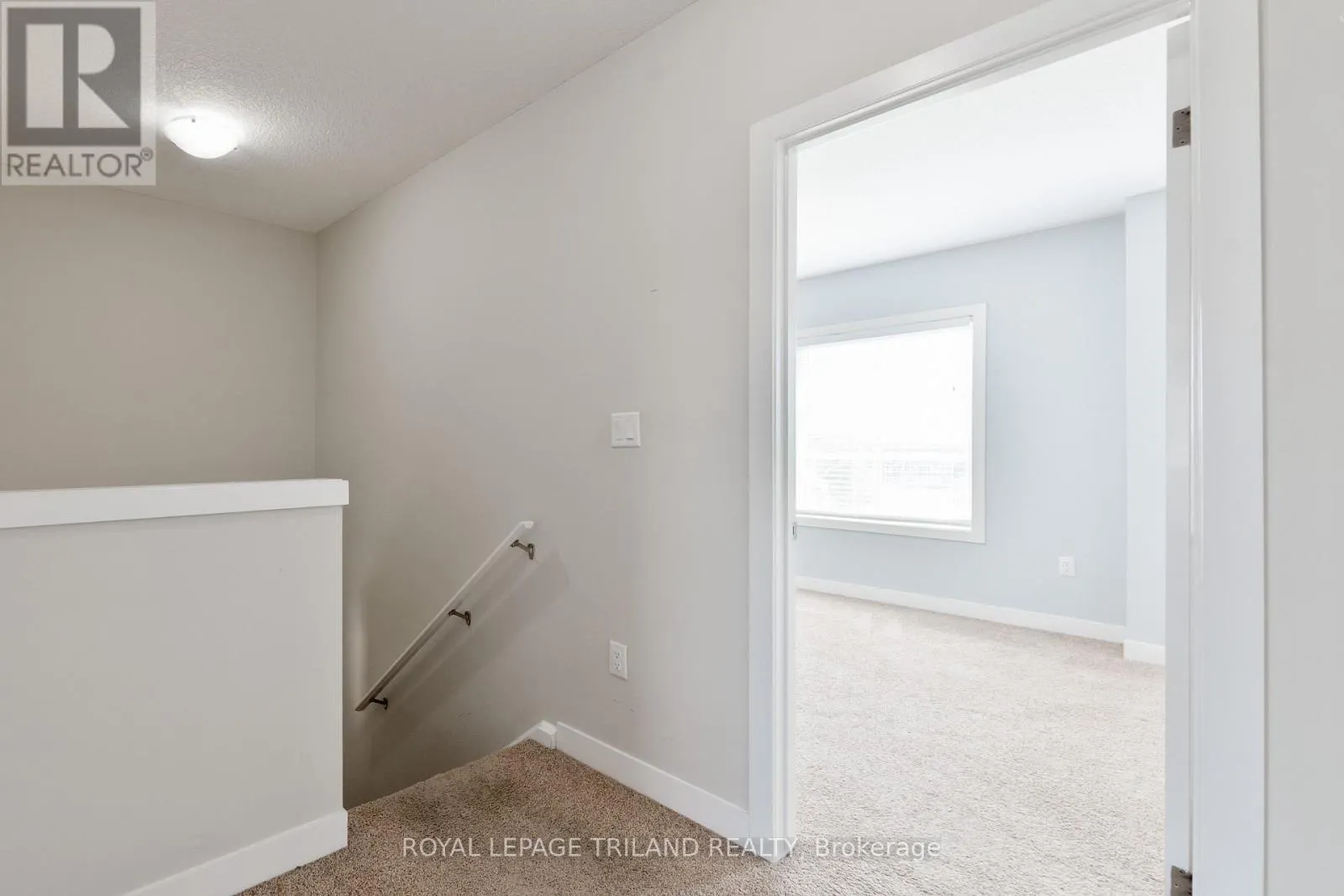 927 SARNIA ROAD