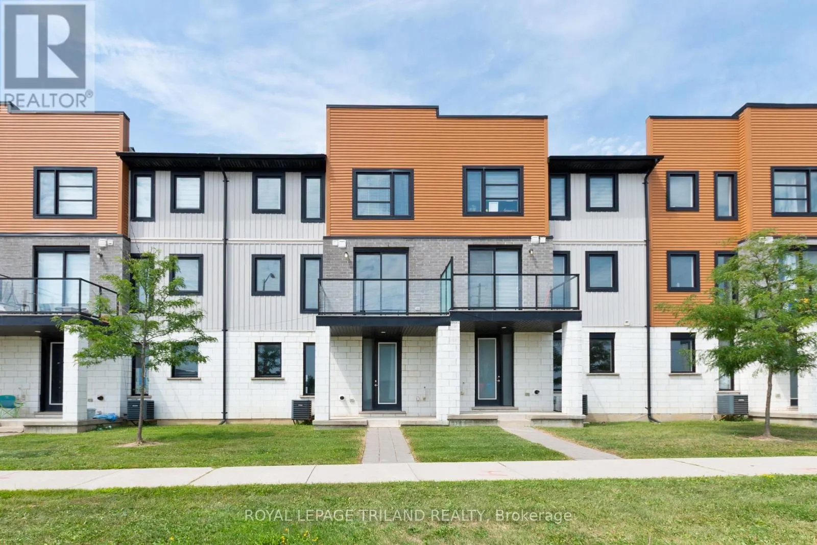 927 SARNIA ROAD