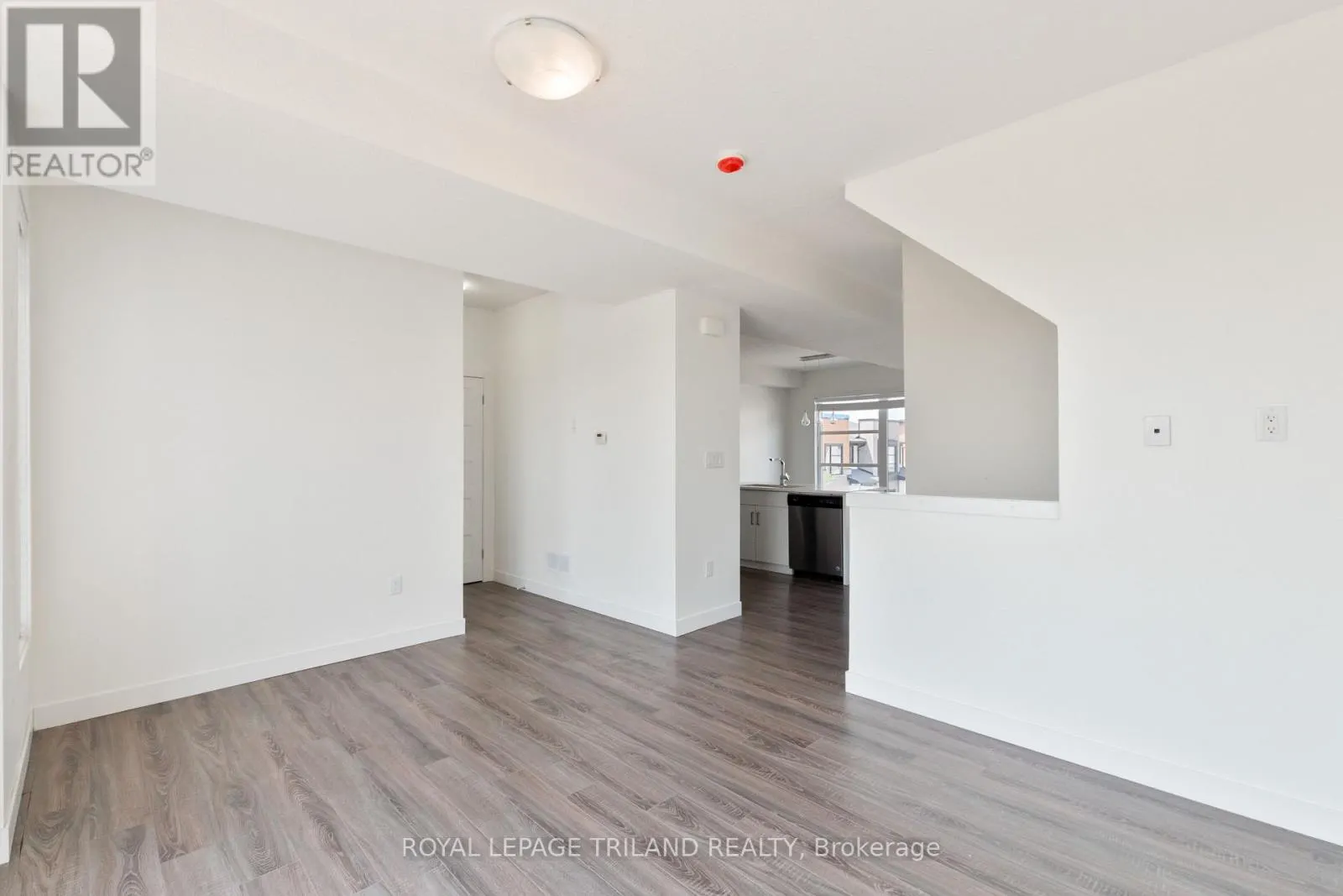 927 SARNIA ROAD