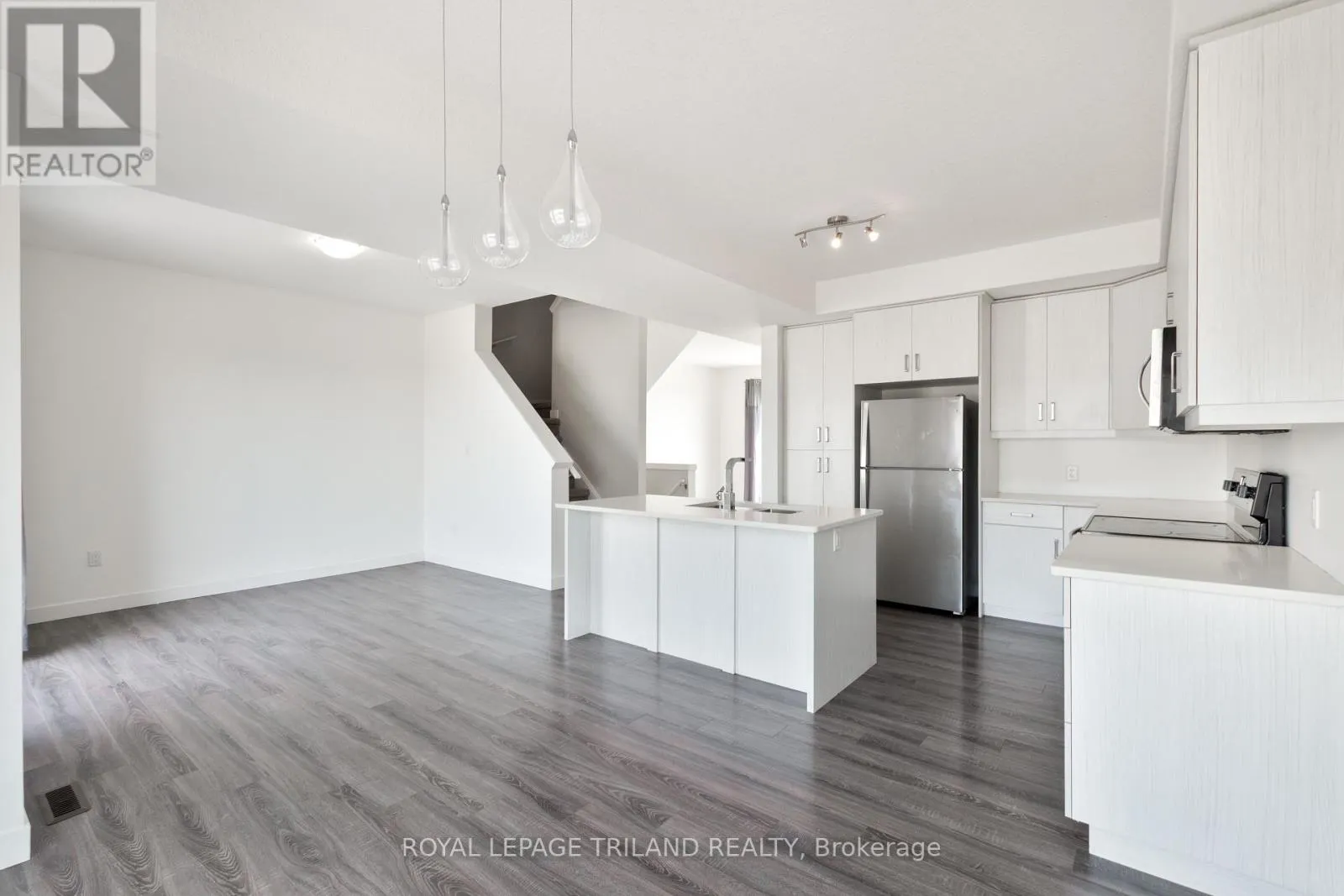 927 SARNIA ROAD