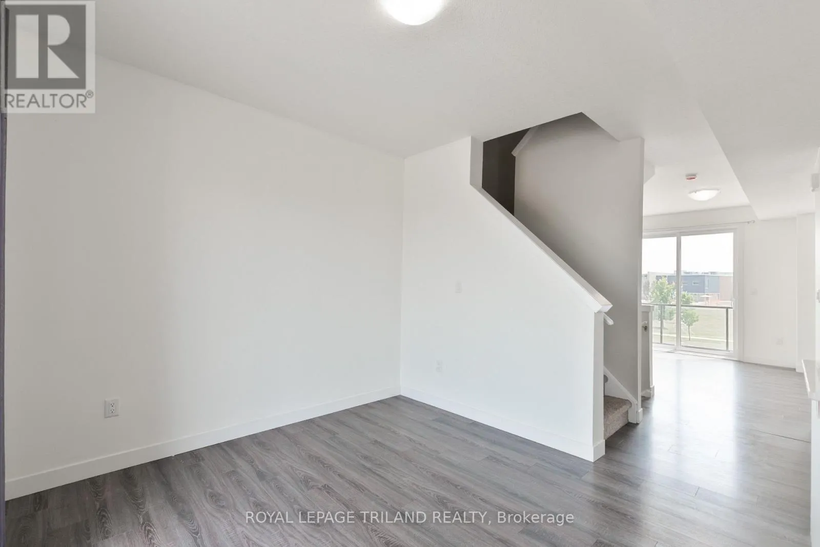927 SARNIA ROAD