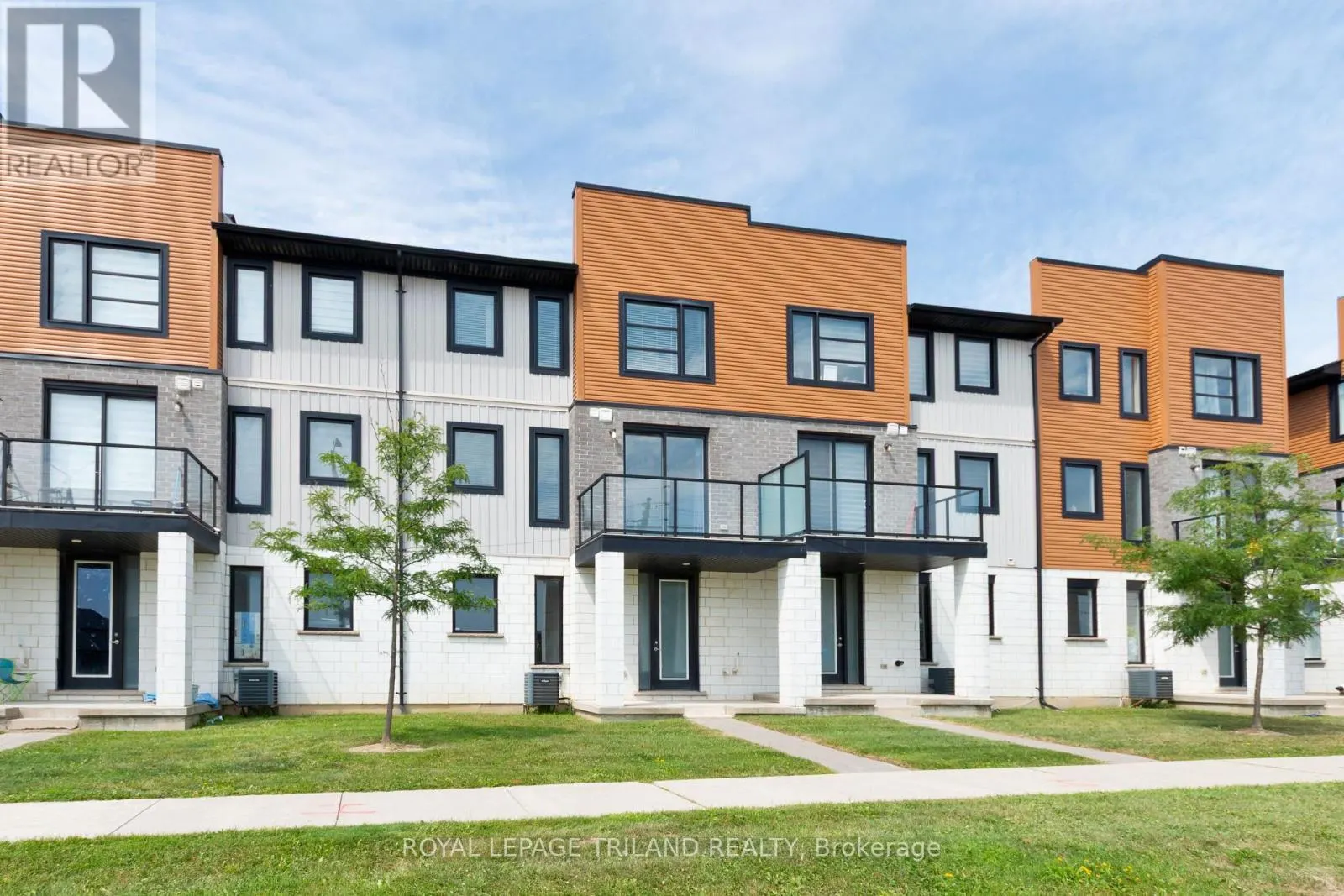 927 SARNIA ROAD