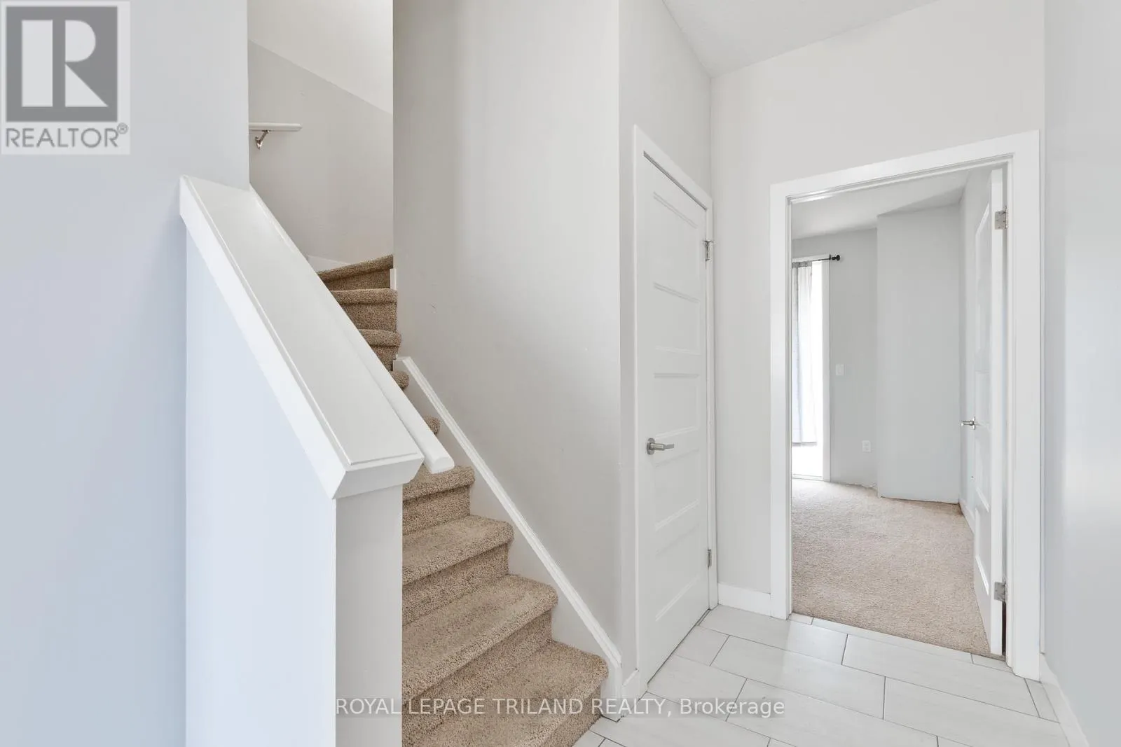 927 SARNIA ROAD