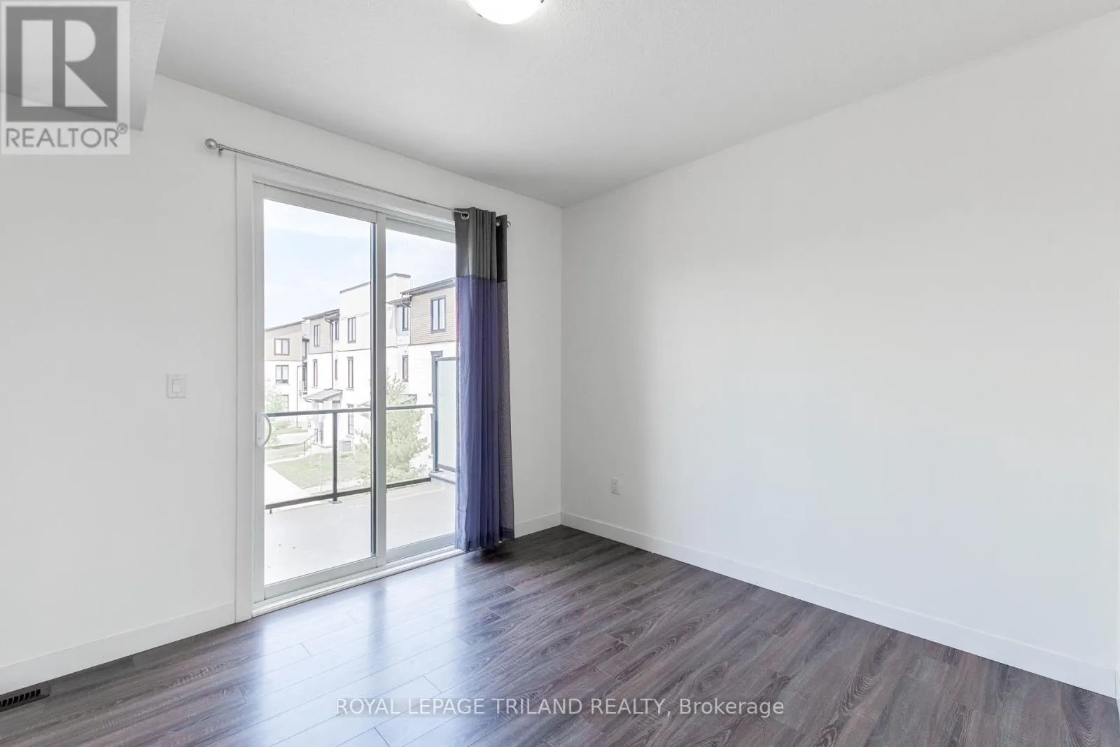 927 SARNIA ROAD