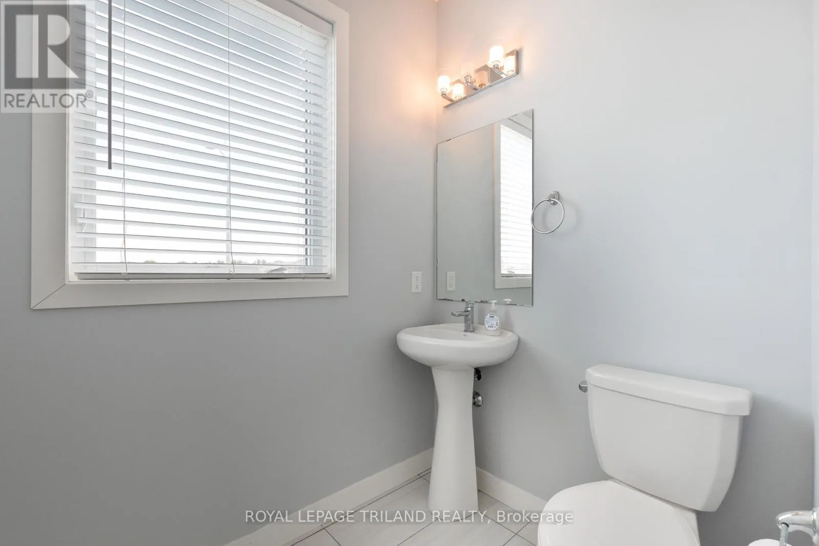 927 SARNIA ROAD
