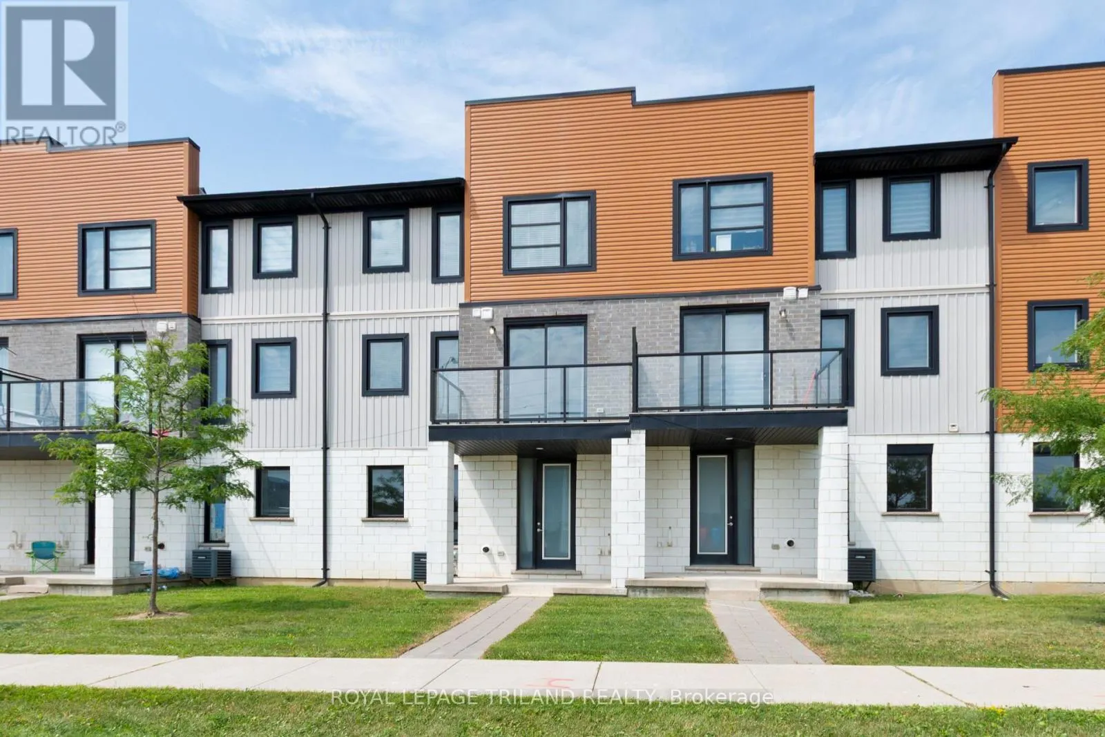 927 SARNIA ROAD