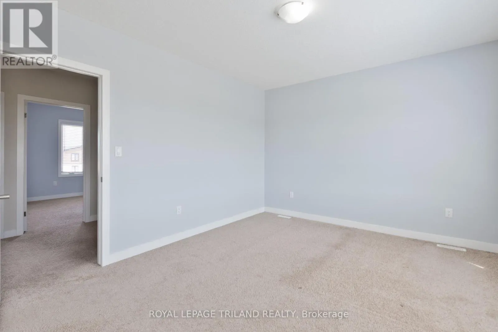 927 SARNIA ROAD