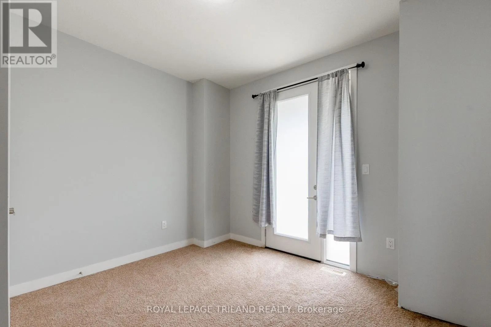 927 SARNIA ROAD
