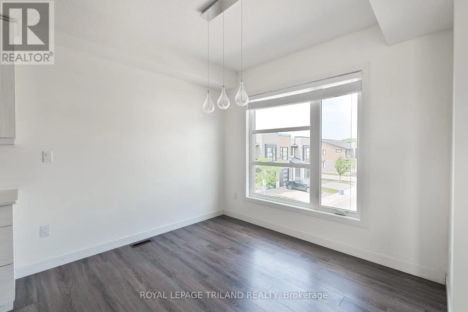 927 SARNIA ROAD