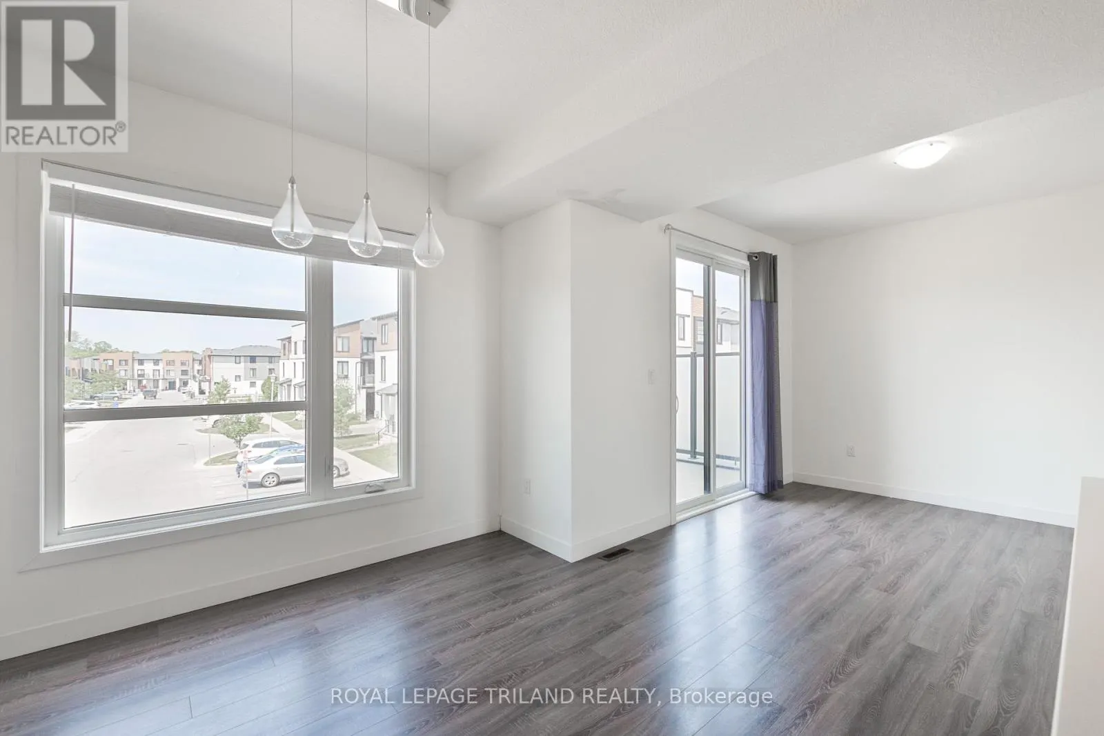 927 SARNIA ROAD