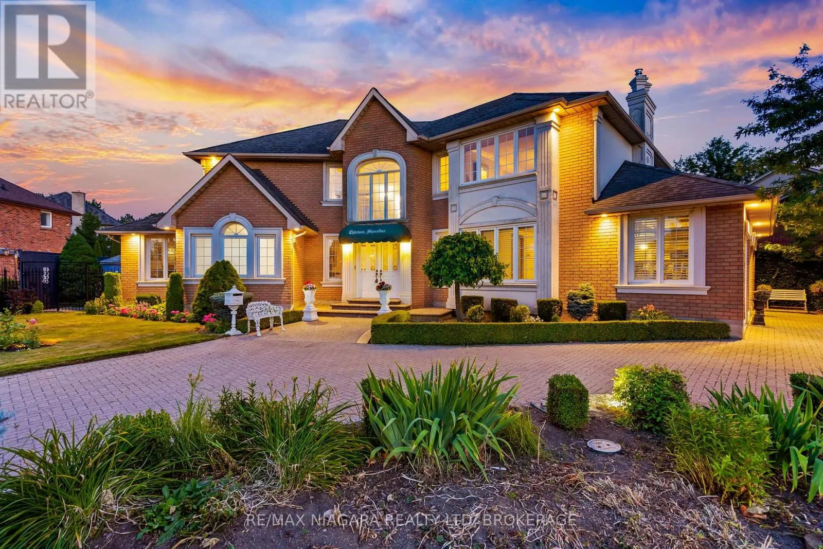 13 SHORELINE CRESCENT