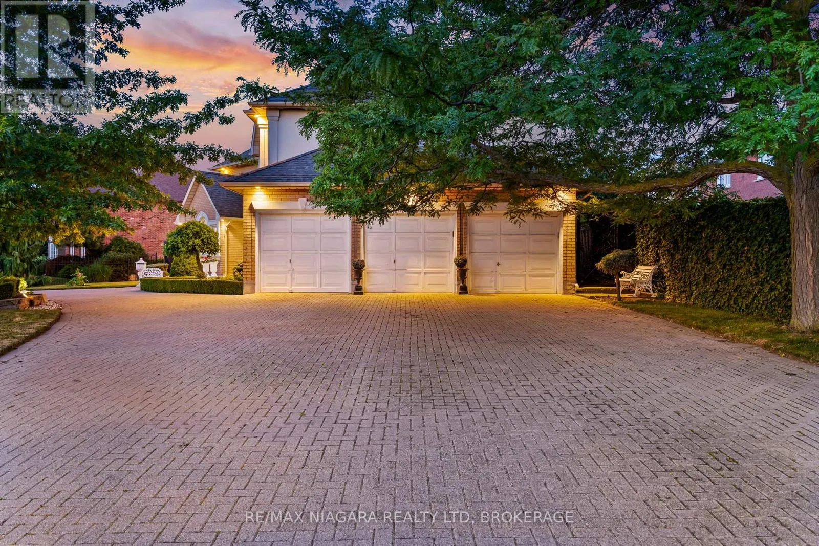 13 SHORELINE CRESCENT