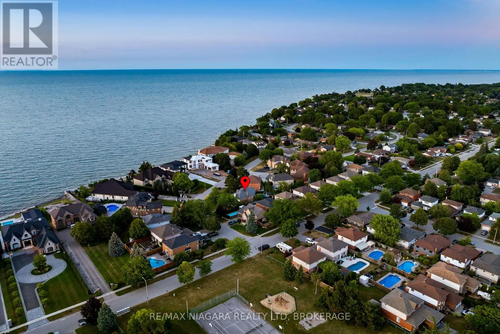 13 SHORELINE CRESCENT