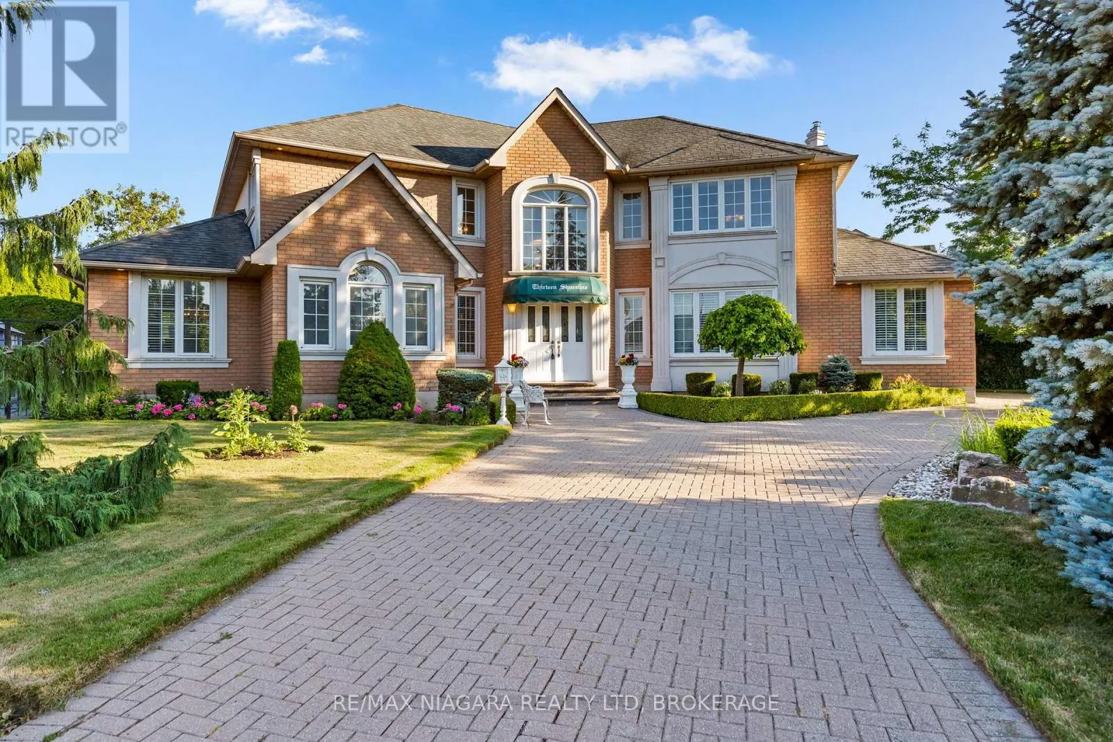 13 SHORELINE CRESCENT