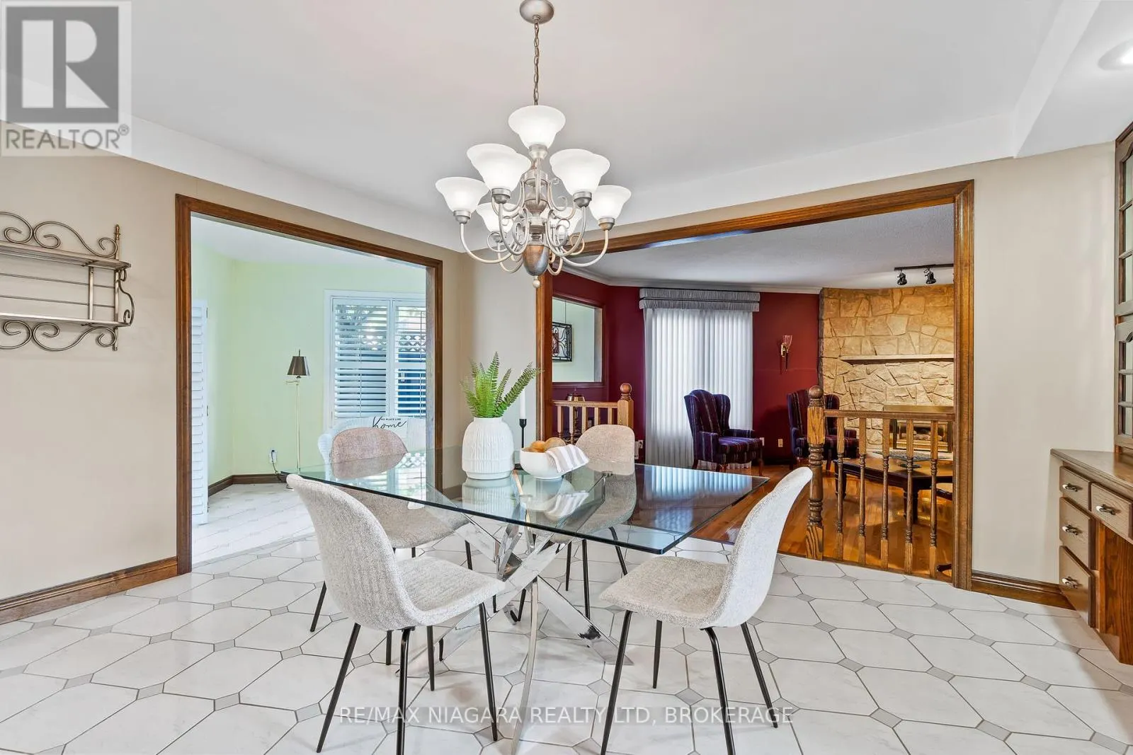 13 SHORELINE CRESCENT