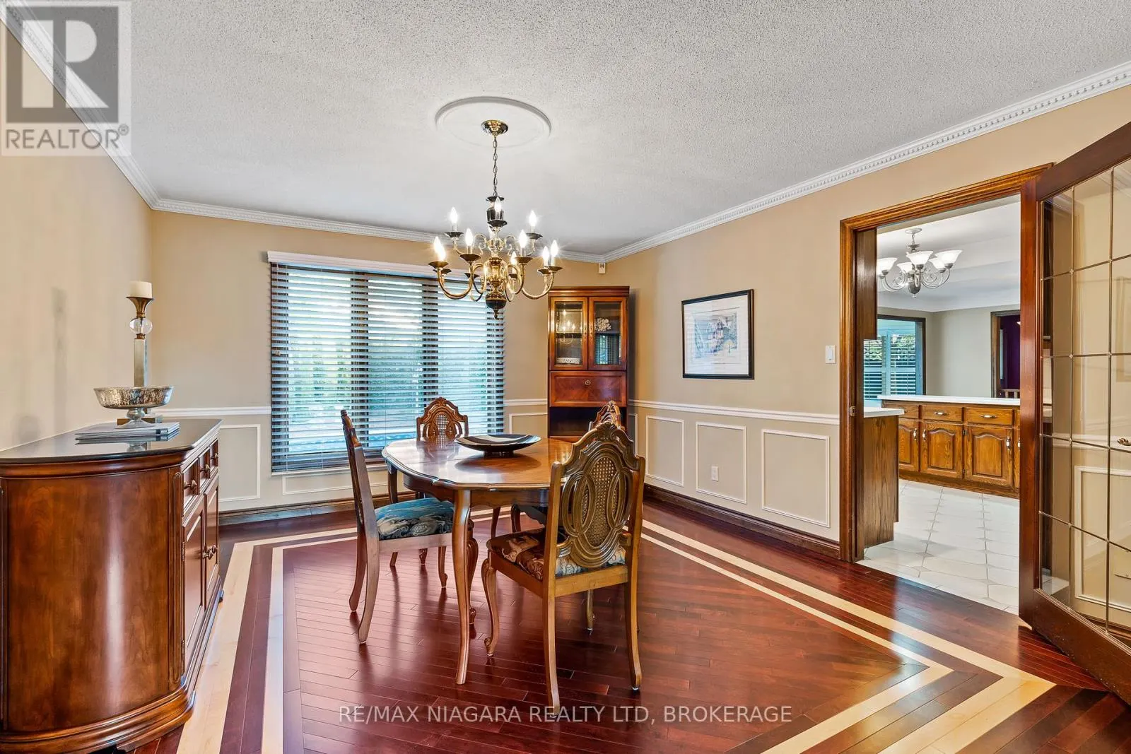 13 SHORELINE CRESCENT