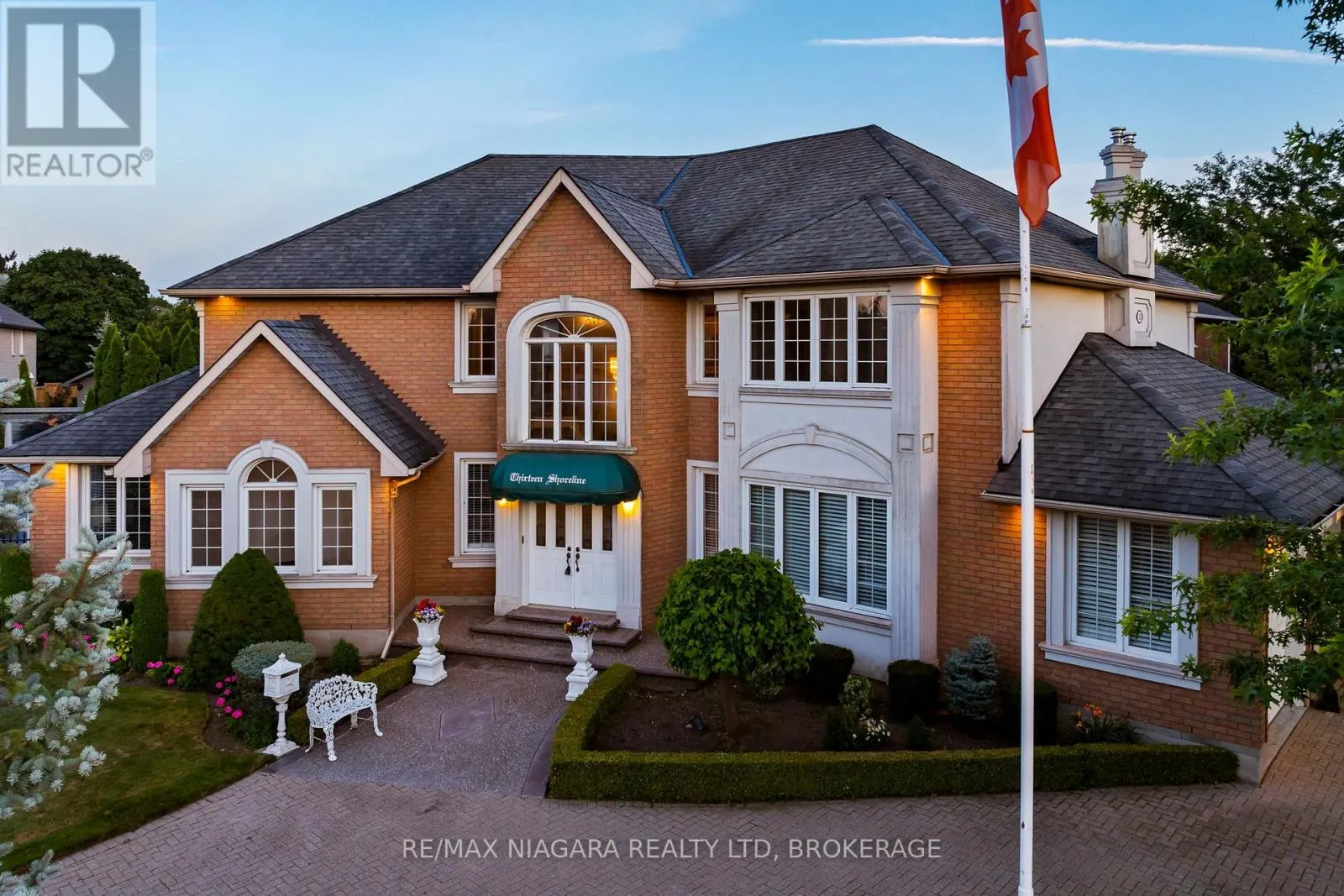 13 SHORELINE CRESCENT
