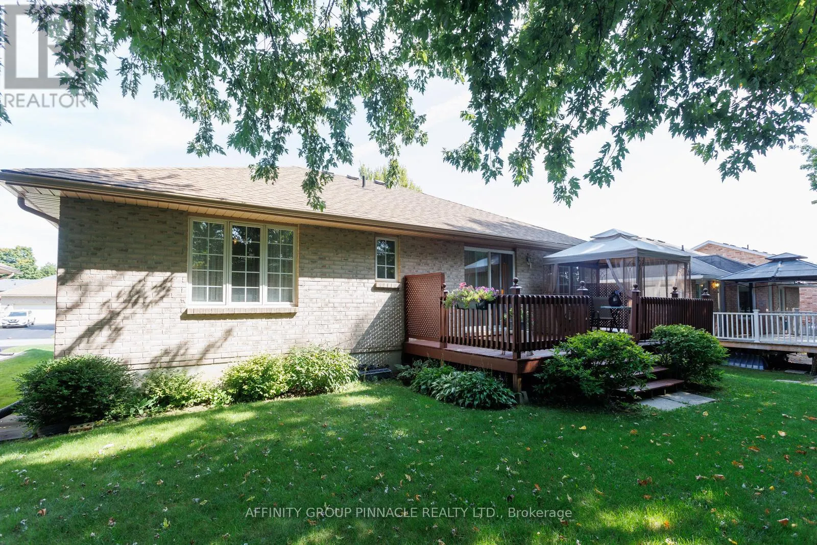16 HILLVIEW DRIVE