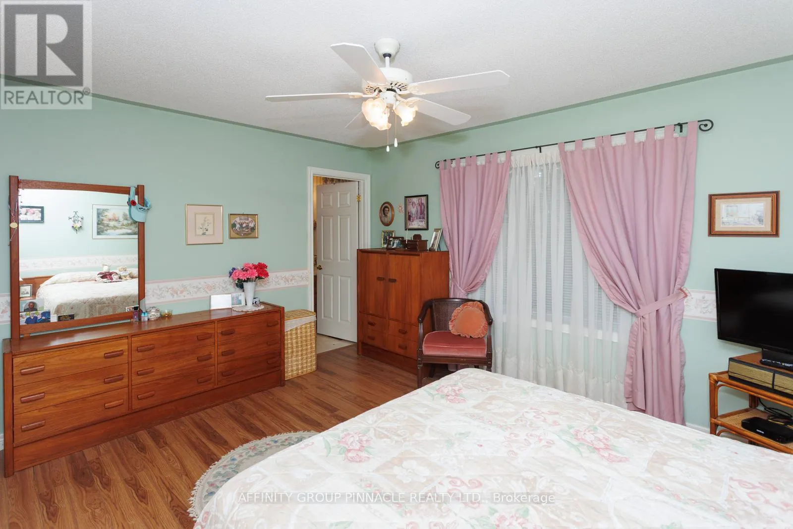 16 HILLVIEW DRIVE