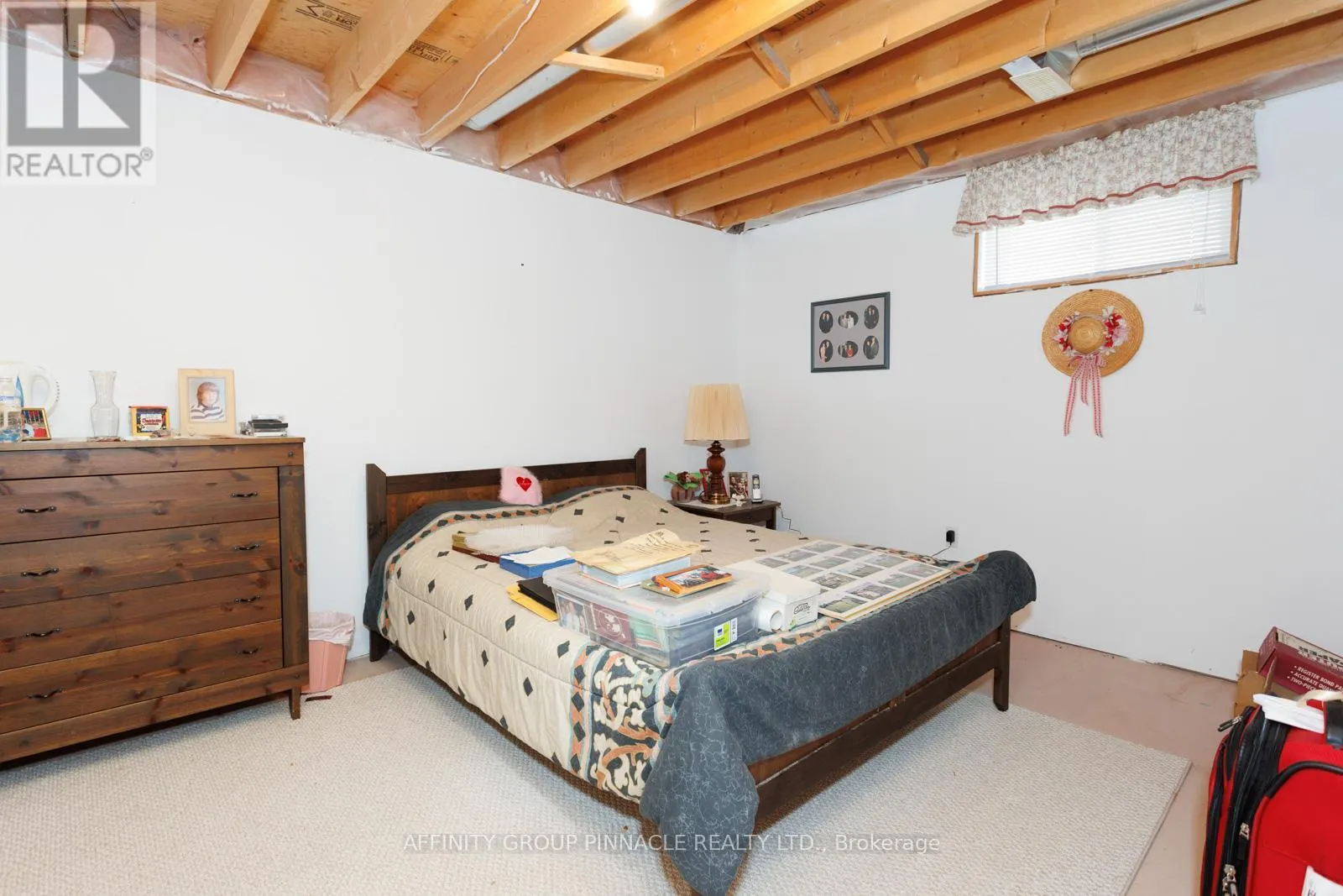 16 HILLVIEW DRIVE